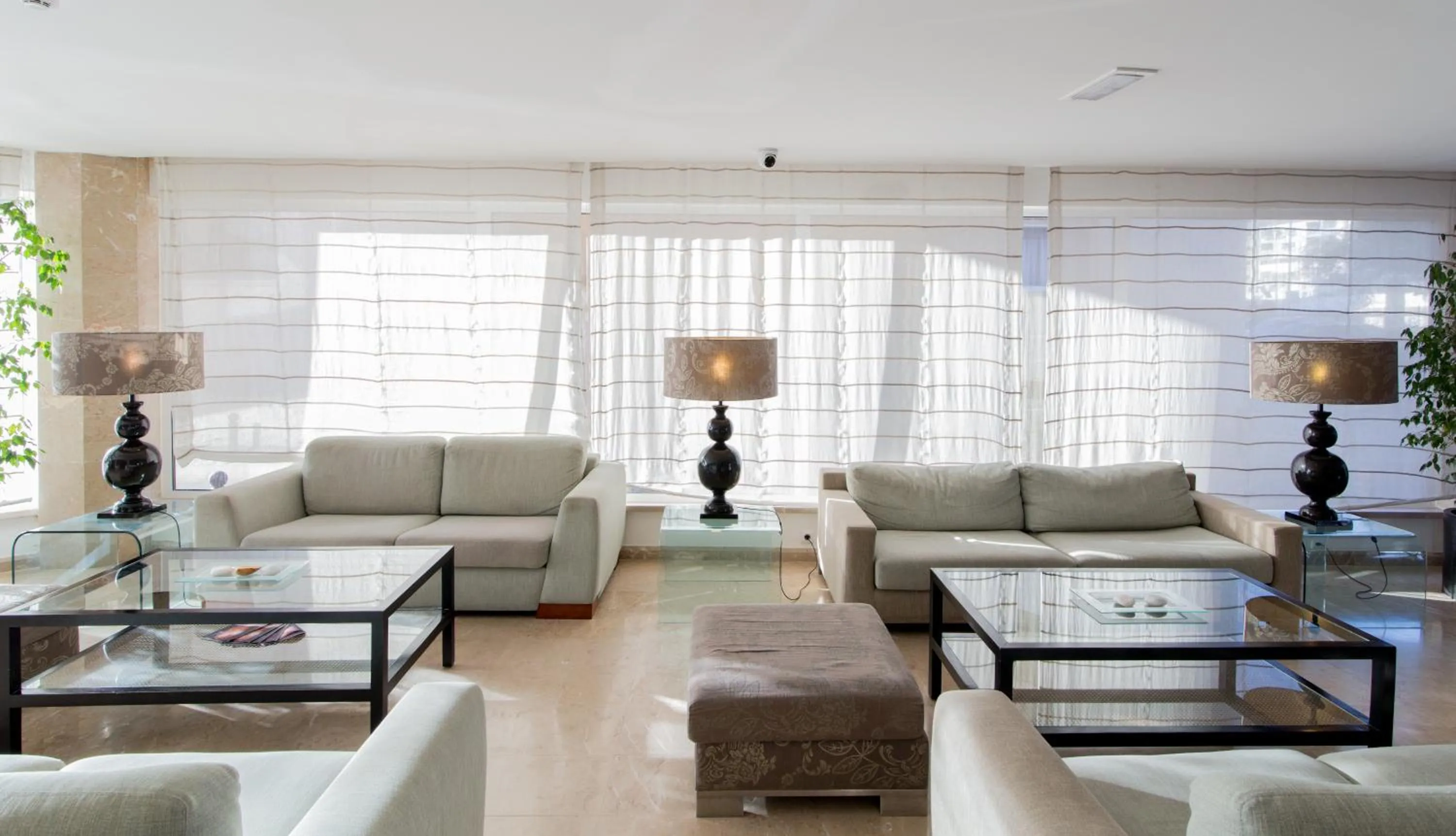 Lobby or reception in Hotel Quarteirasol