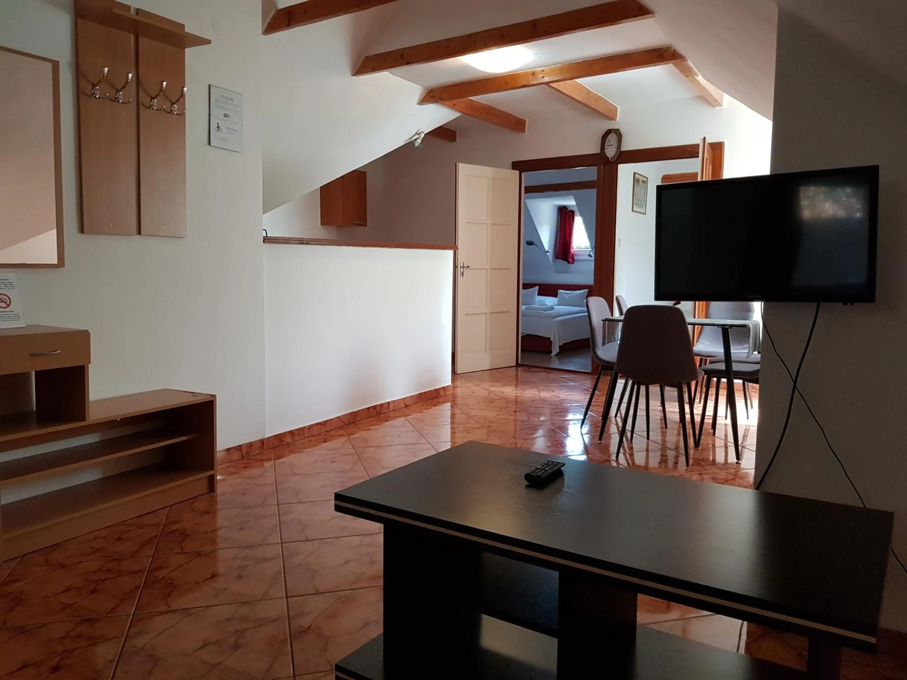 Two-Bedroom Apartment (4 Adults) in Böne Vendégház és Borozó