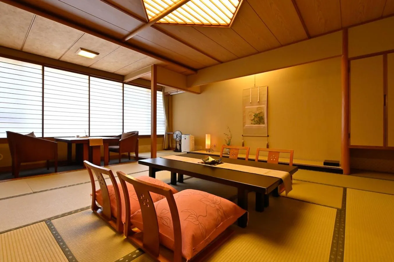 Photo of the whole room in taishoukaku