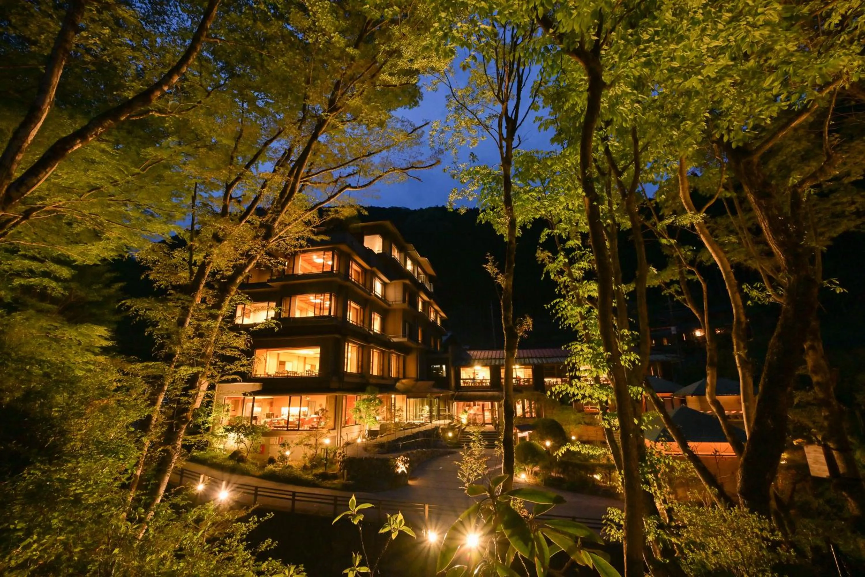 Property building in taishoukaku