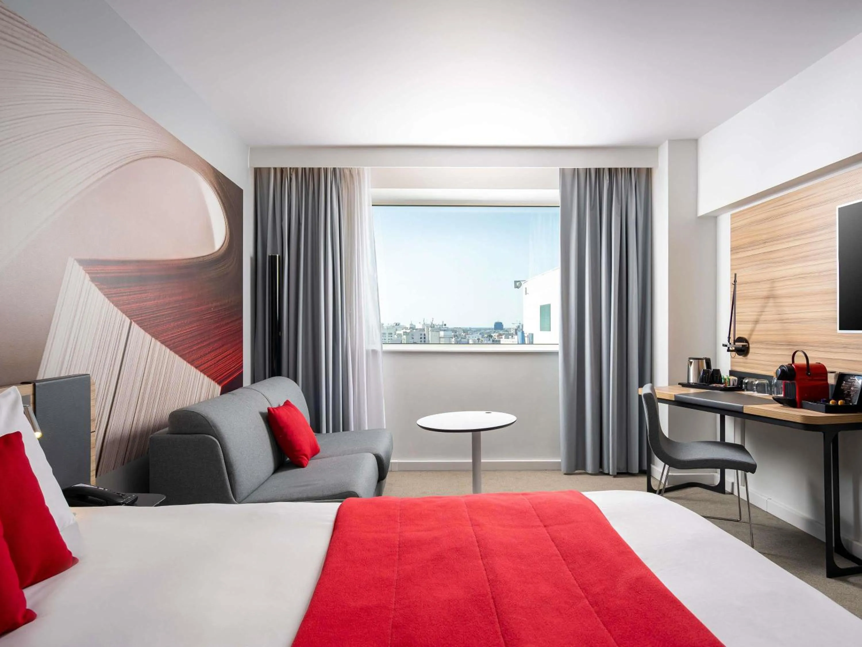 Bedroom, Bed in Novotel Bucharest City Centre