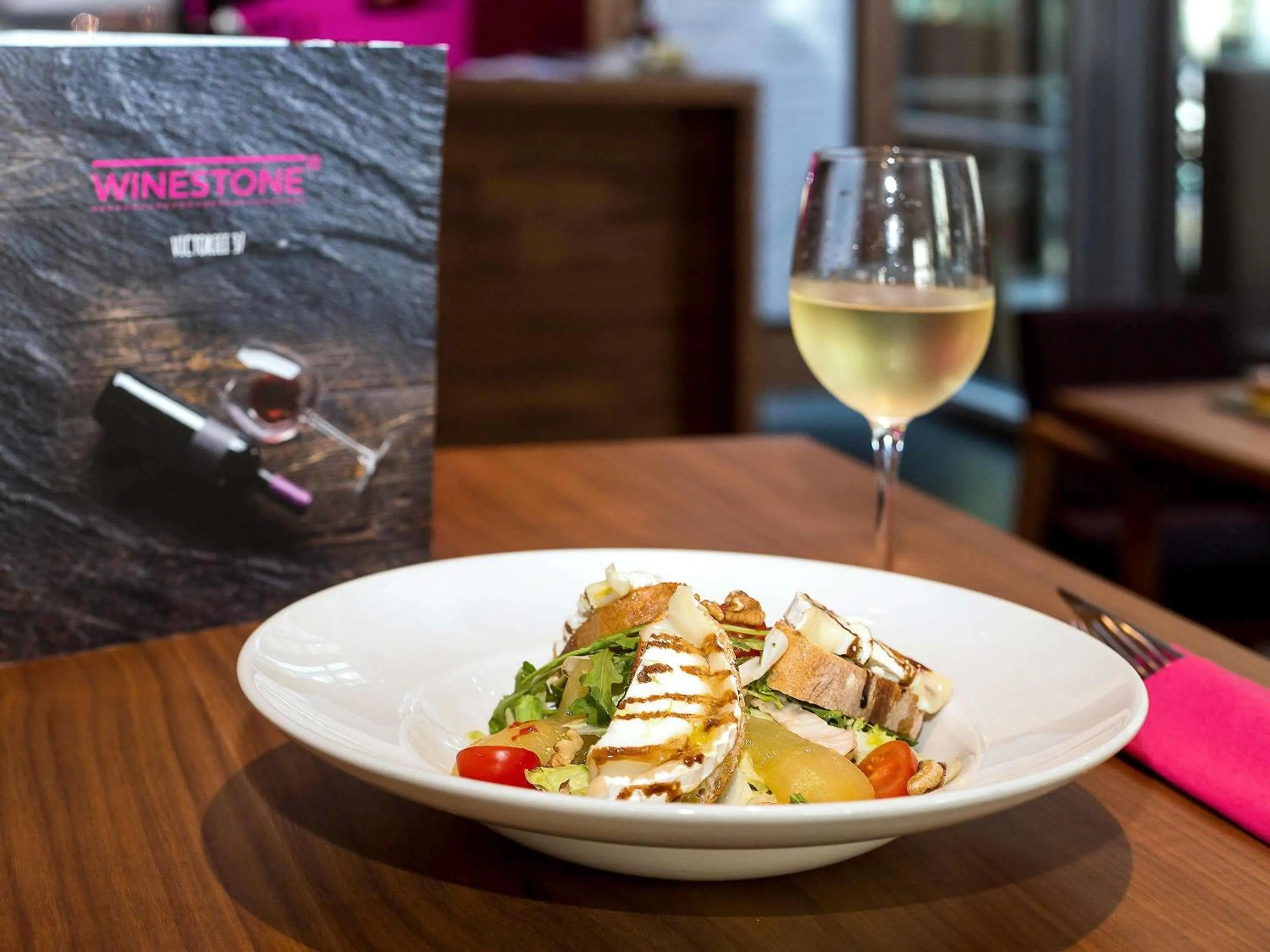 Restaurant/places to eat in Novotel Bucharest City Centre