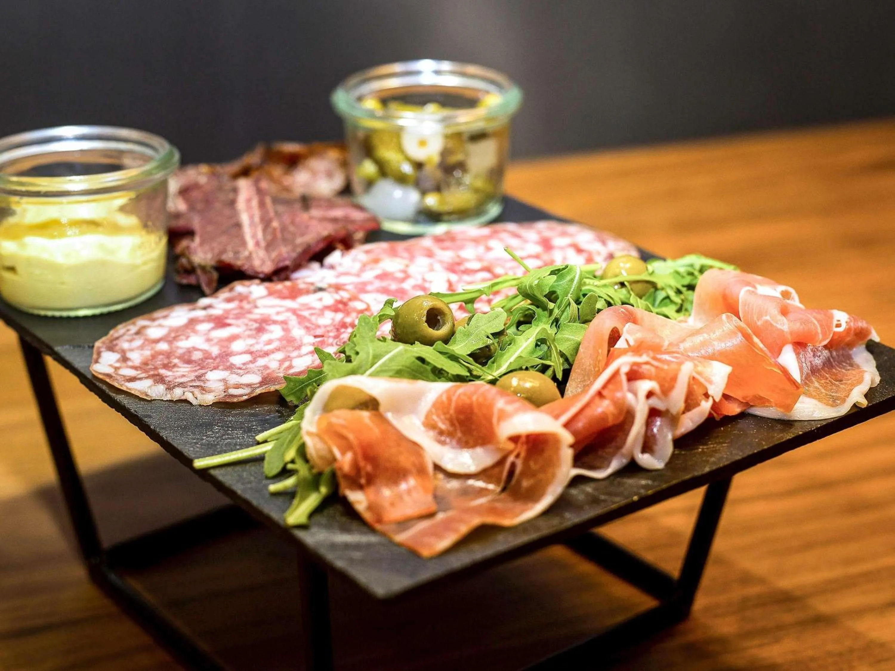 Restaurant/places to eat in Novotel Bucharest City Centre