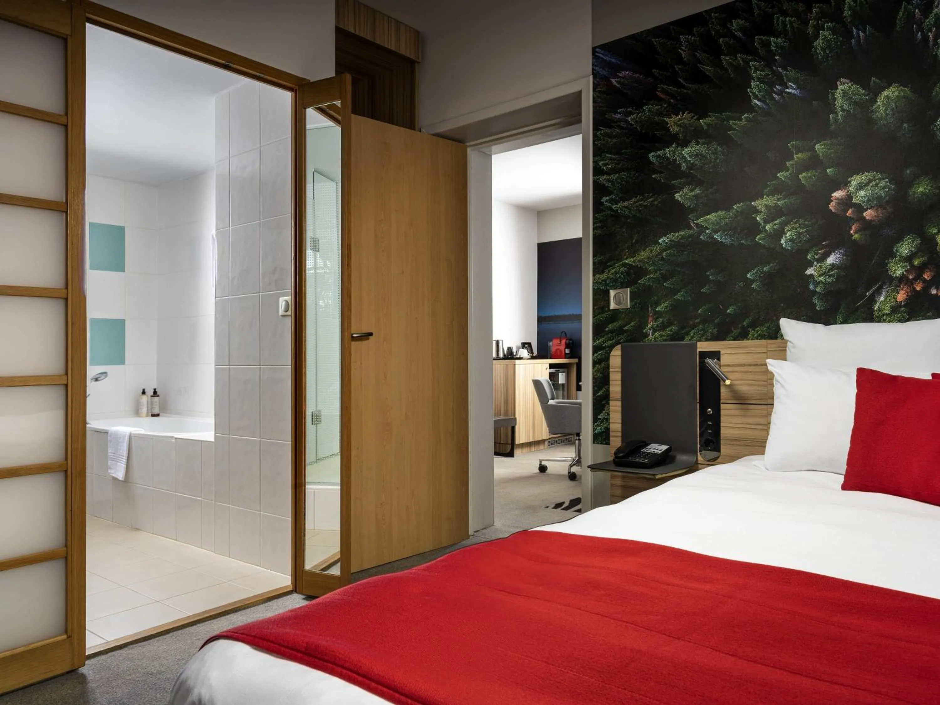 Bedroom, Bed in Novotel Bucharest City Centre