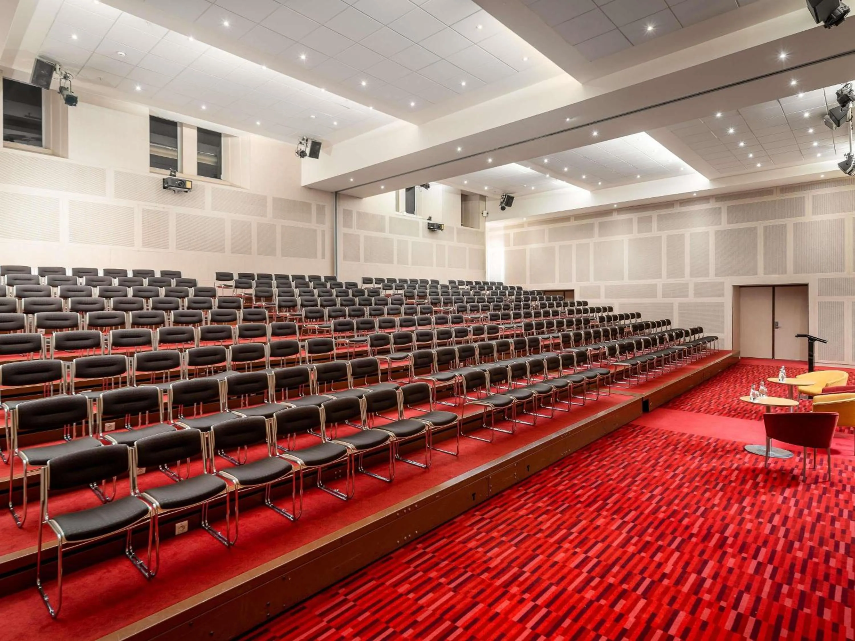 Meeting/conference room in Novotel Bucharest City Centre