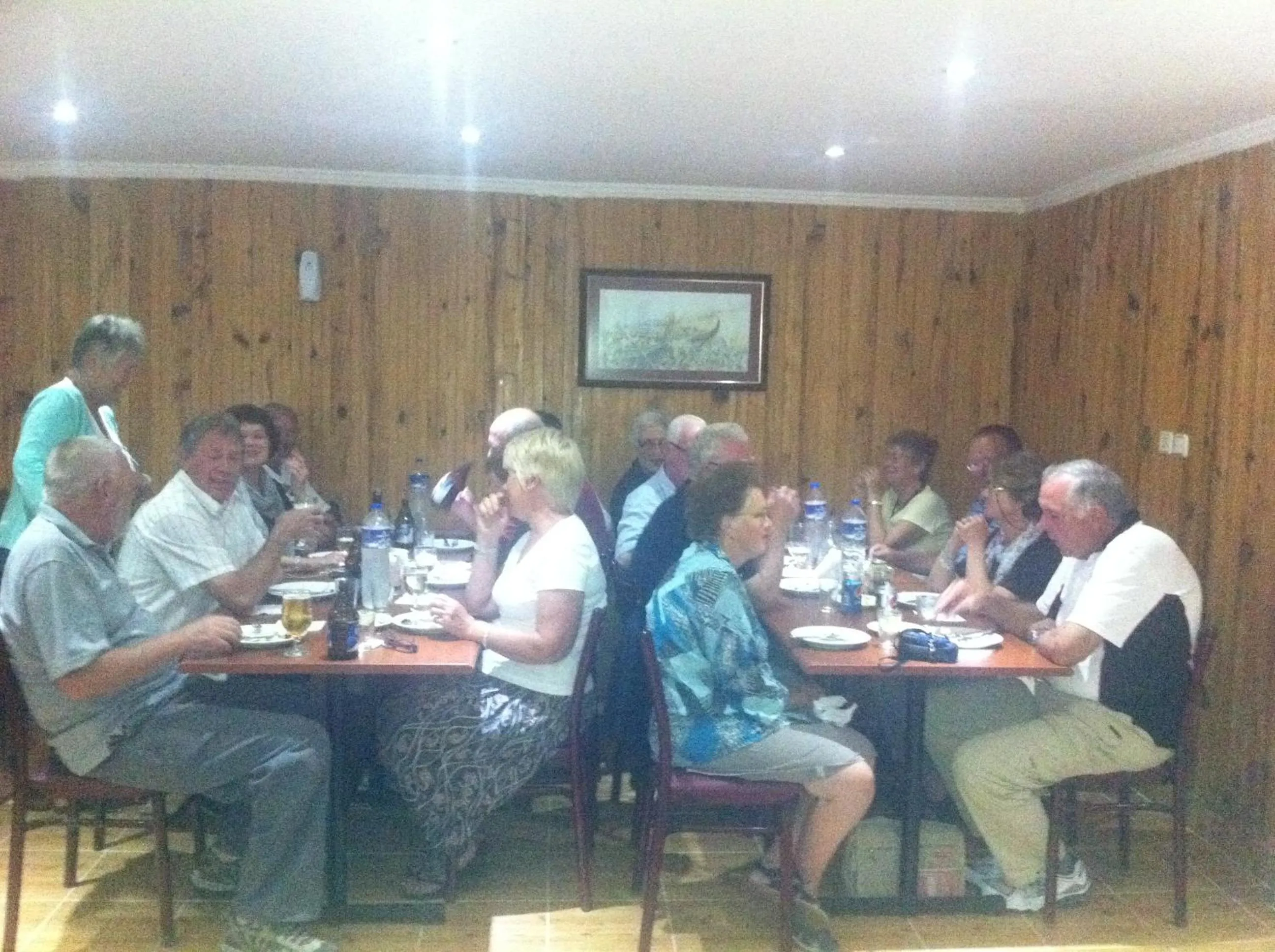 Restaurant/places to eat in TJ's Hotel