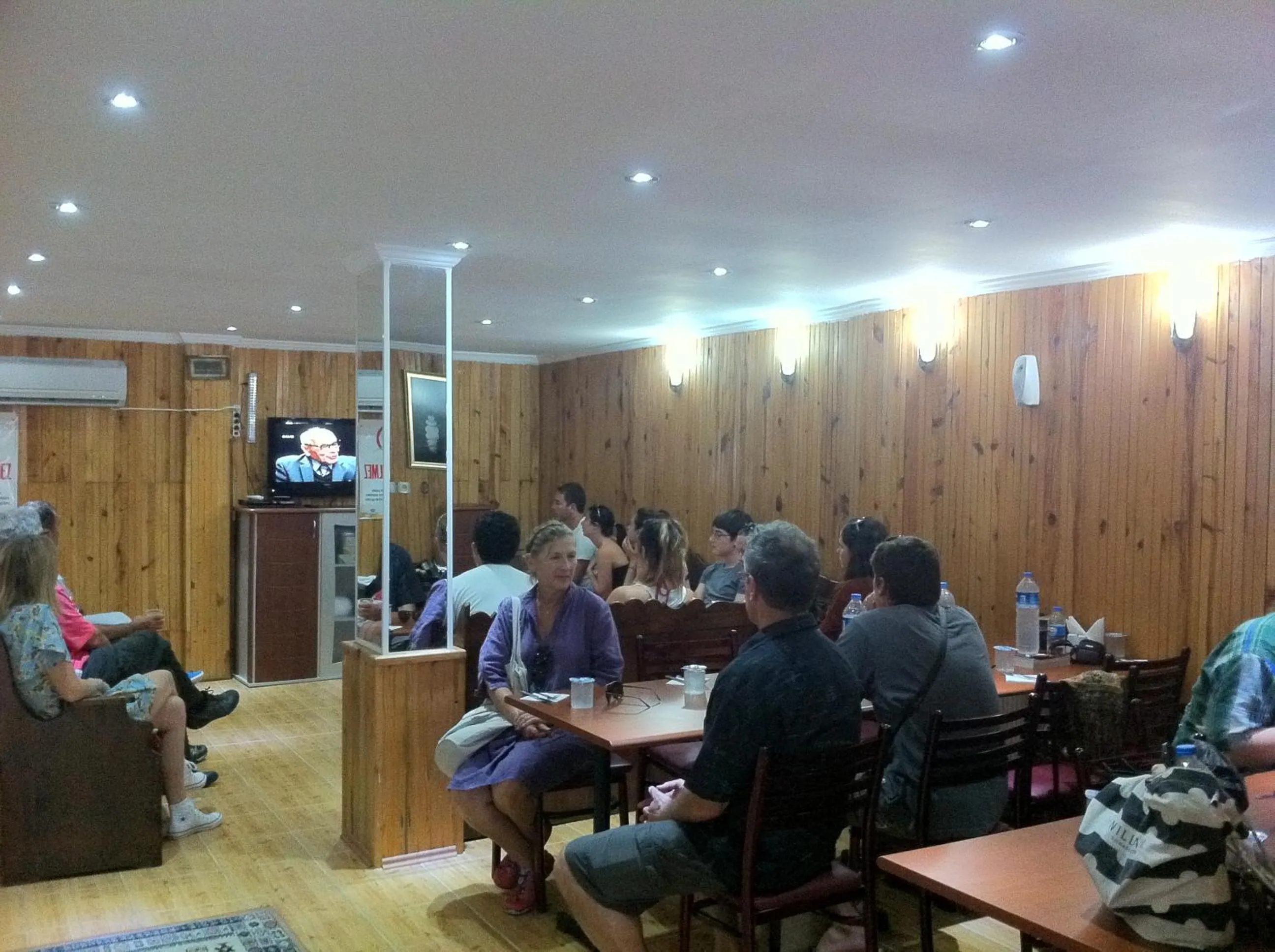 Lounge or bar in TJ's Hotel