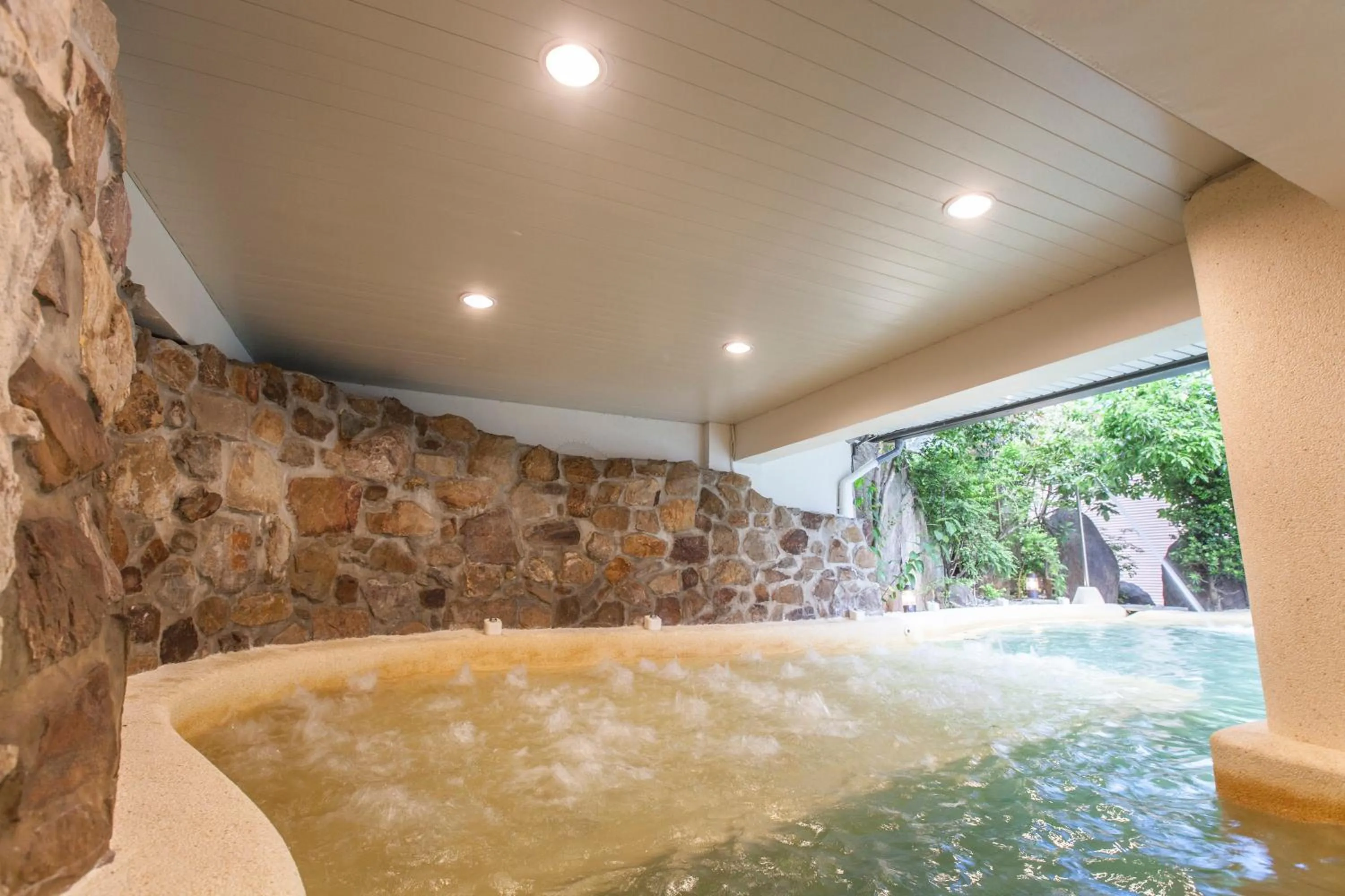 Hot Spring Bath in Hua Ge Hot Spring Hotel