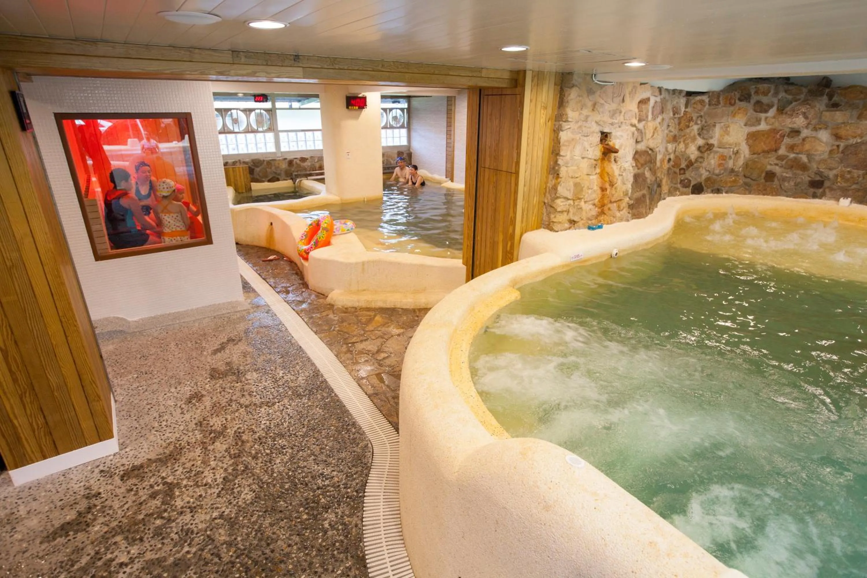 Hot Spring Bath in Hua Ge Hot Spring Hotel