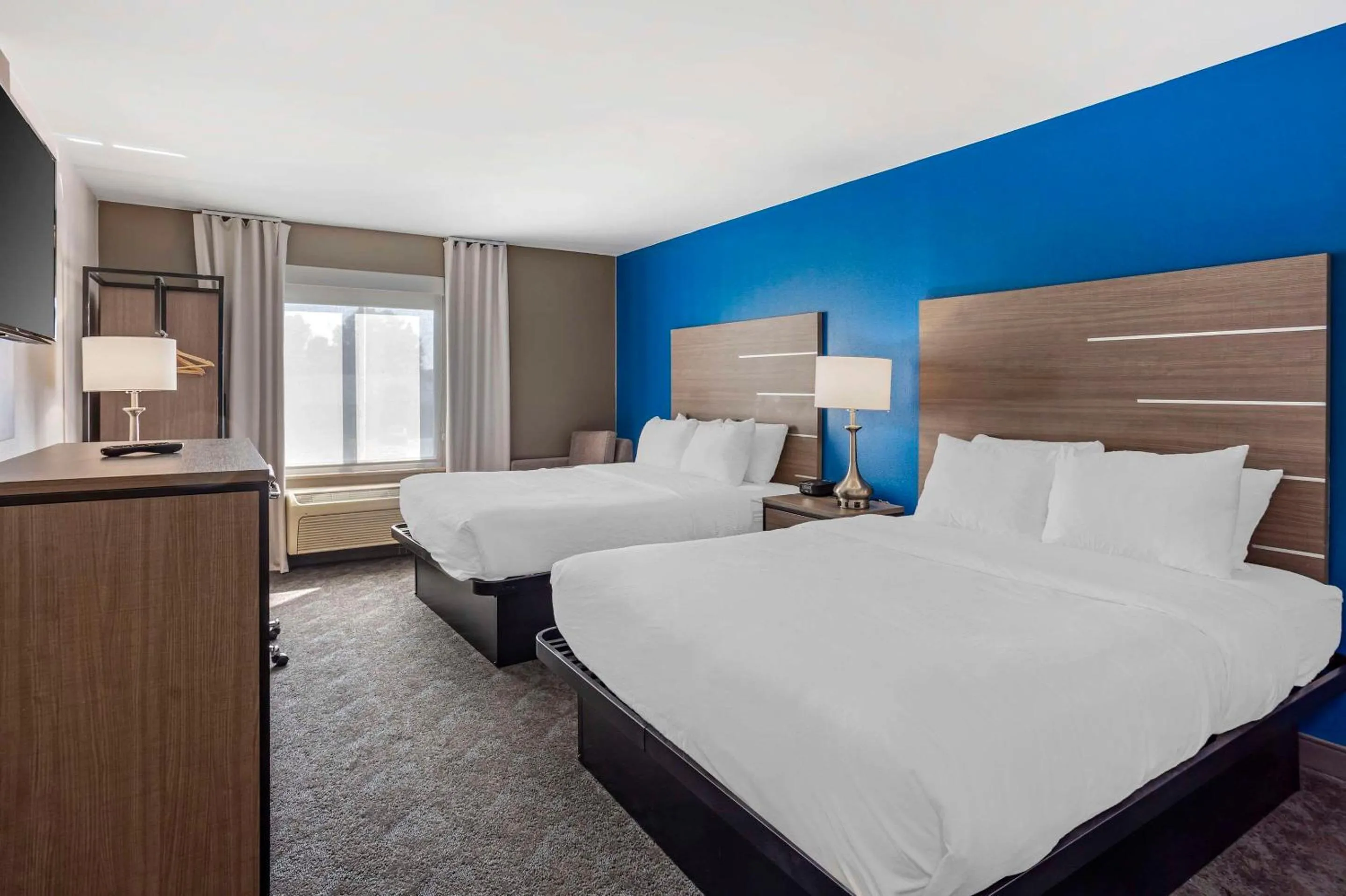 Bedroom, Bed in Comfort Inn & Suites Harrisburg-Hershey North