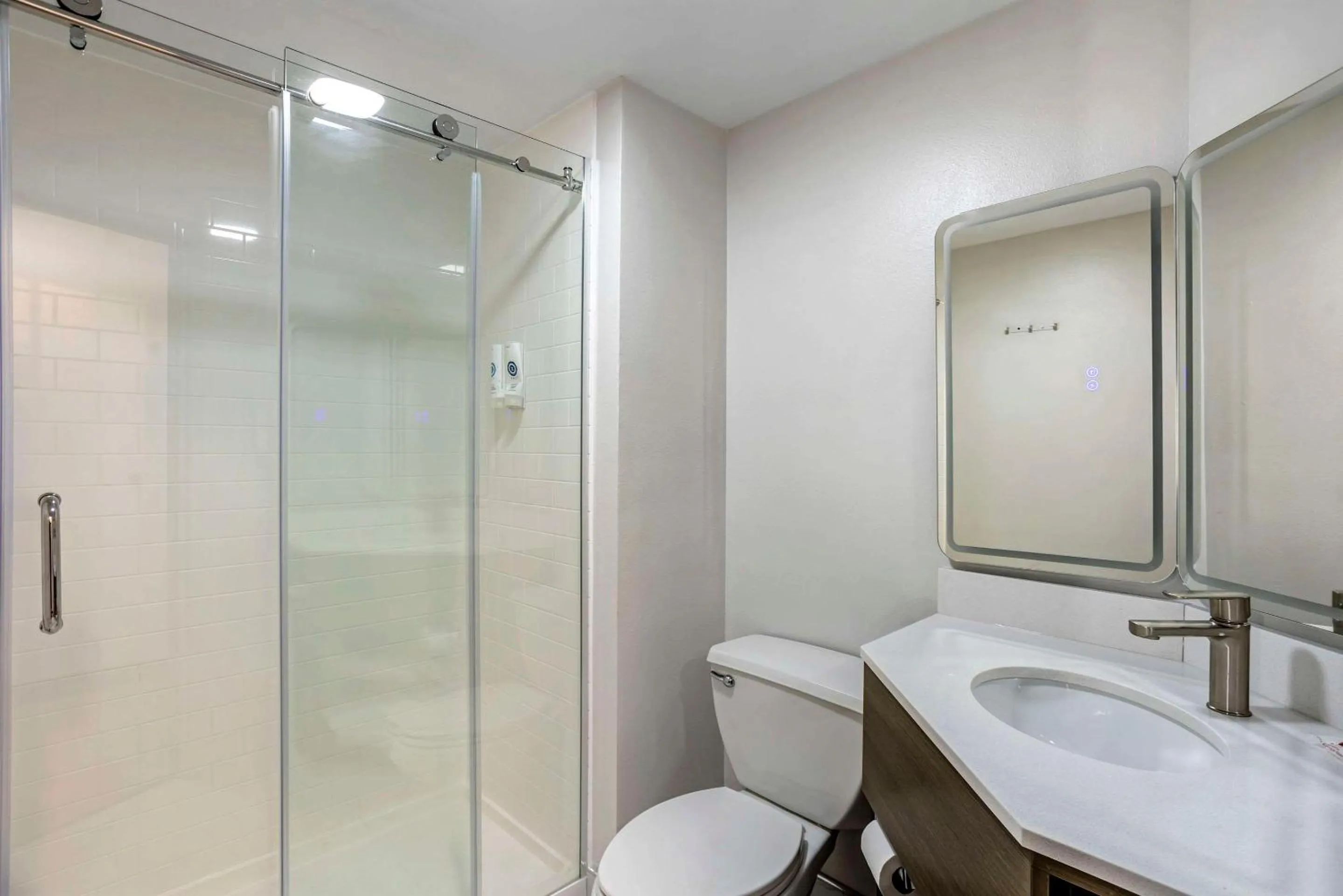 Bedroom in Comfort Inn & Suites Harrisburg-Hershey North