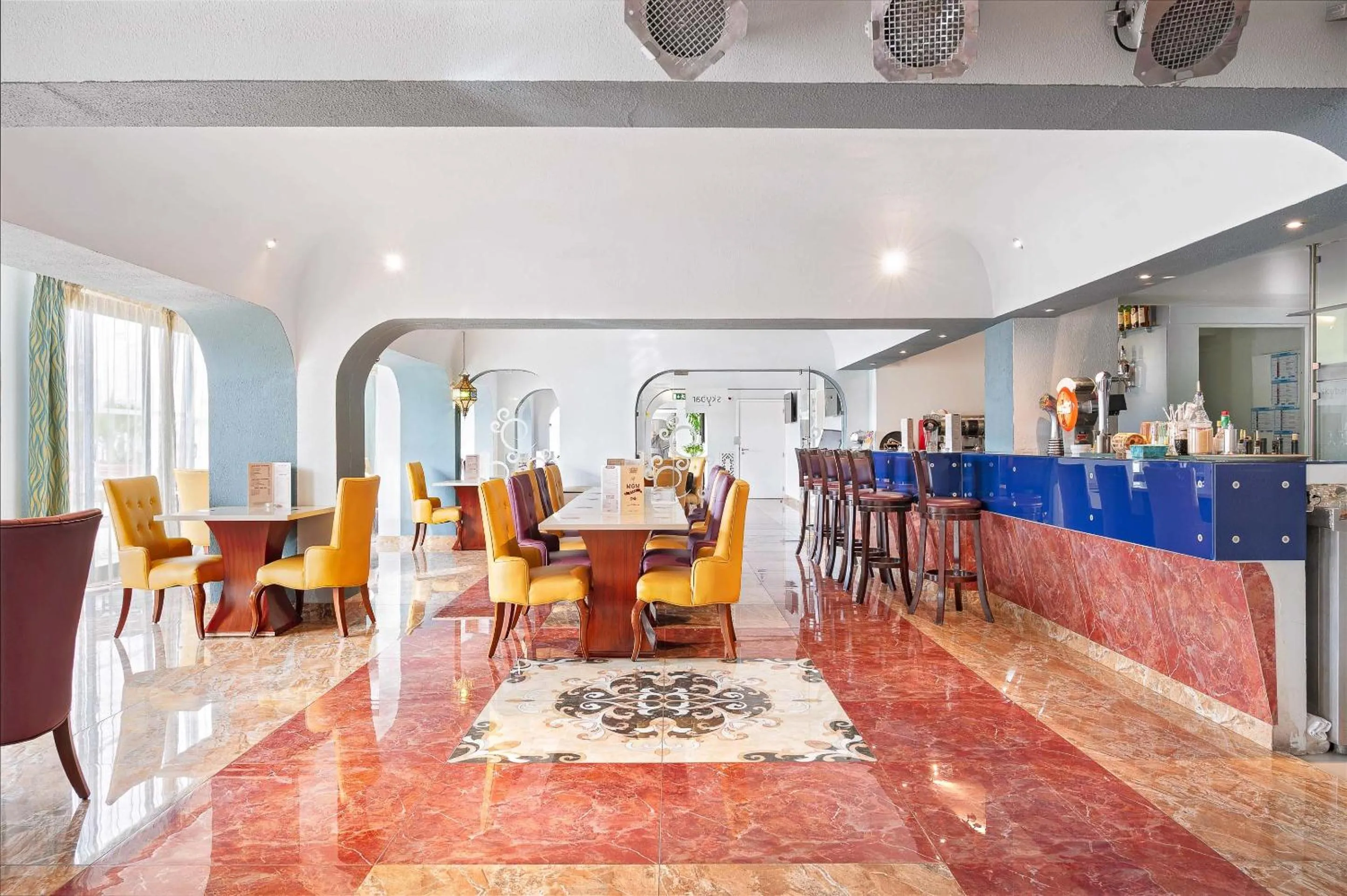 Lounge or bar in Grand Muthu Oura View Beach Club