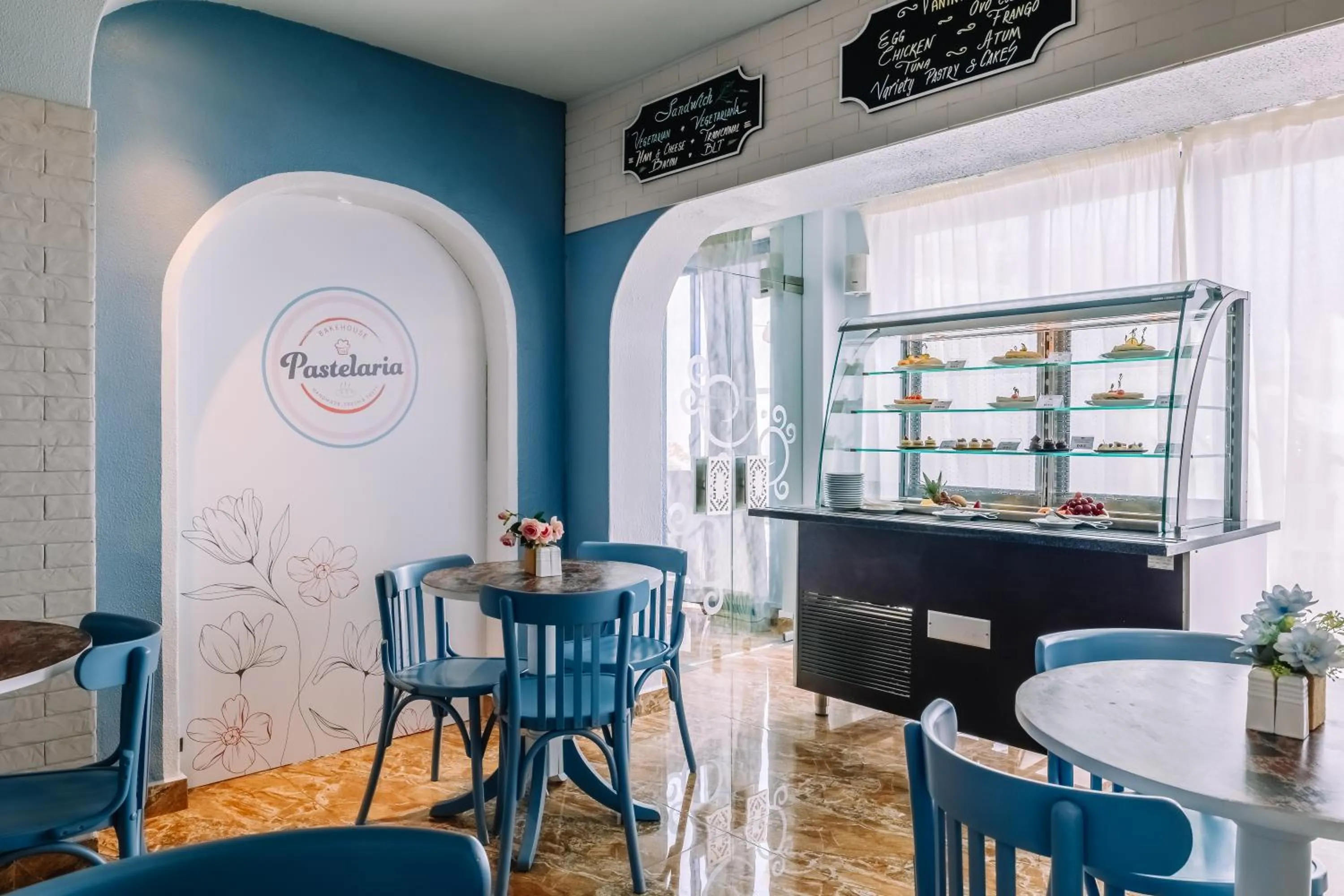 Restaurant/places to eat in Grand Muthu Oura View Beach Club