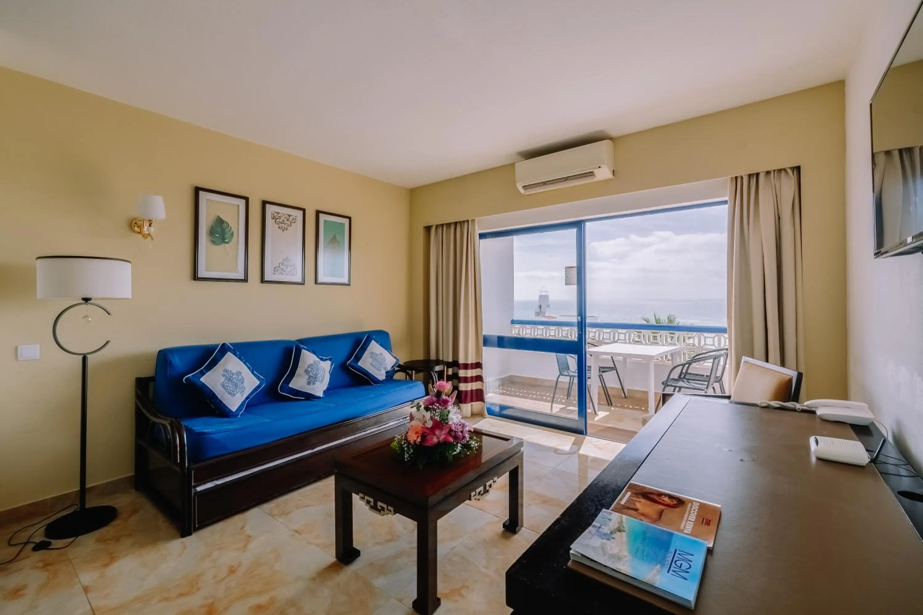 TV and multimedia, Bed in Grand Muthu Oura View Beach Club