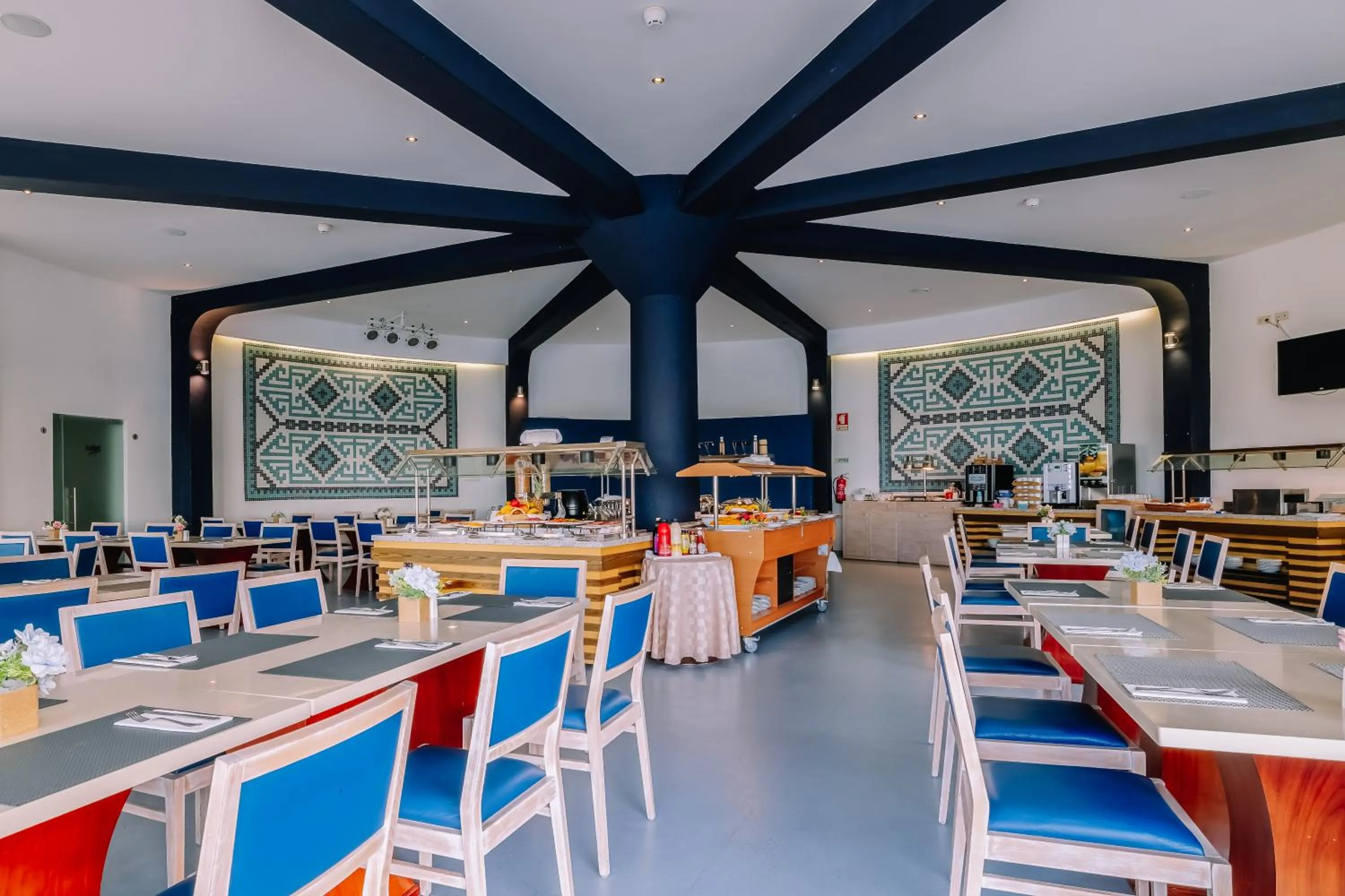 Restaurant/places to eat in Grand Muthu Oura View Beach Club