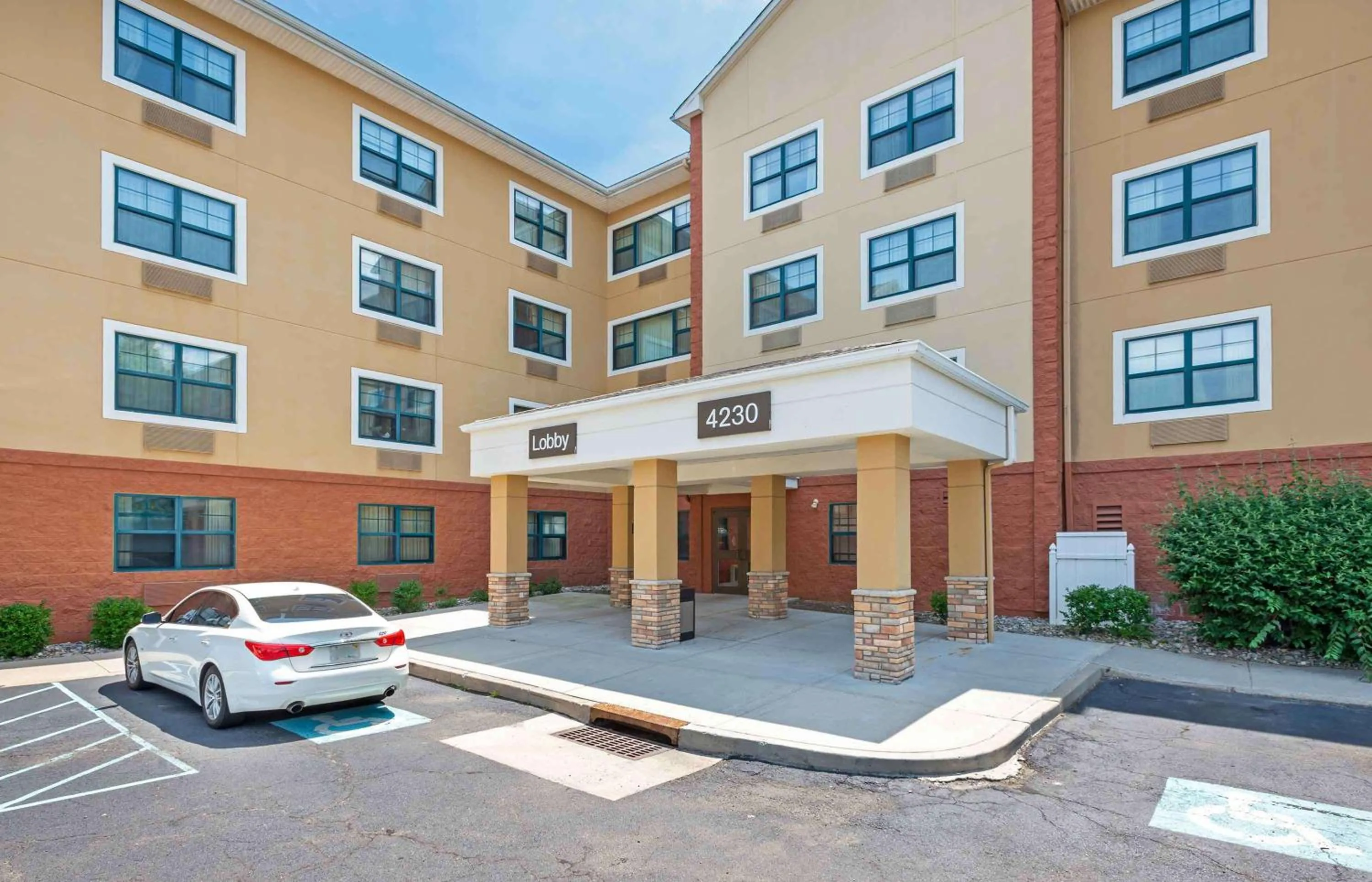 Property building in Extended Stay America Suites - Princeton - South Brunswick