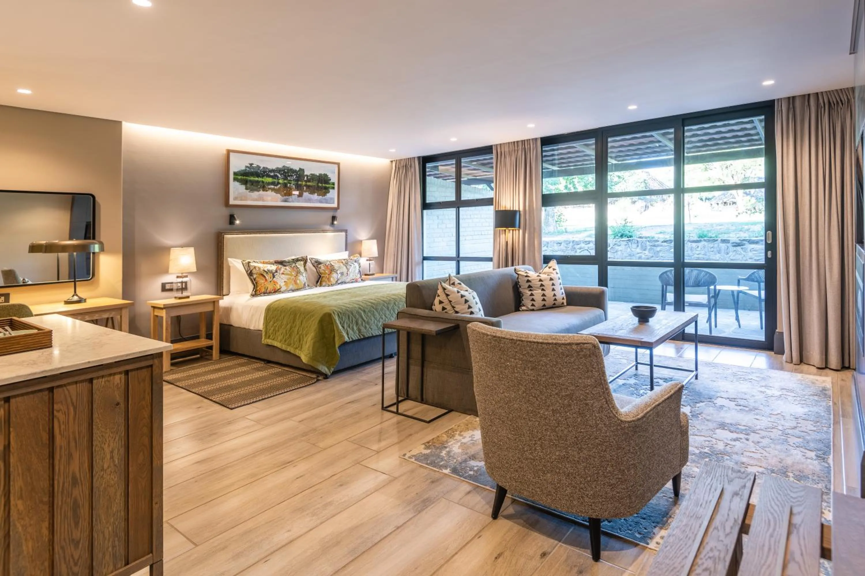 Photo of the whole room, Bed in Midgard