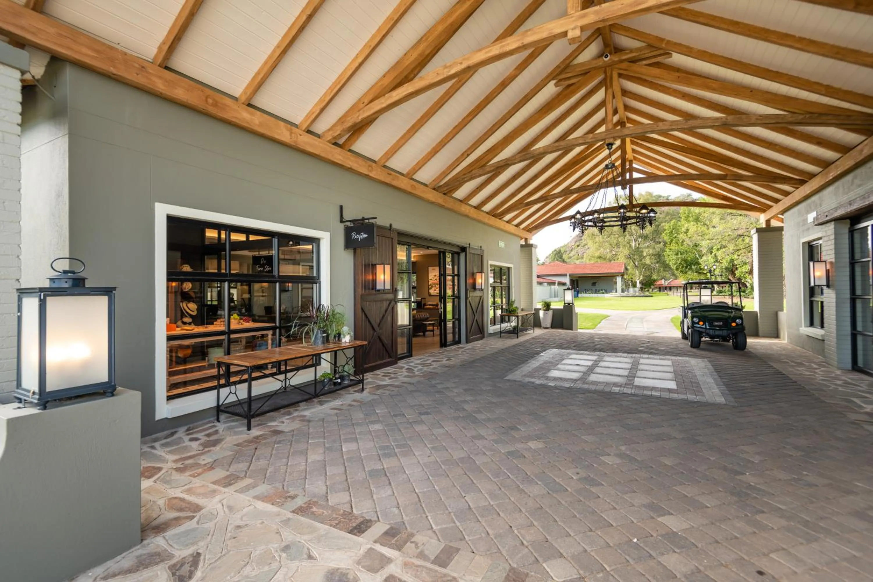 Lobby or reception in Midgard