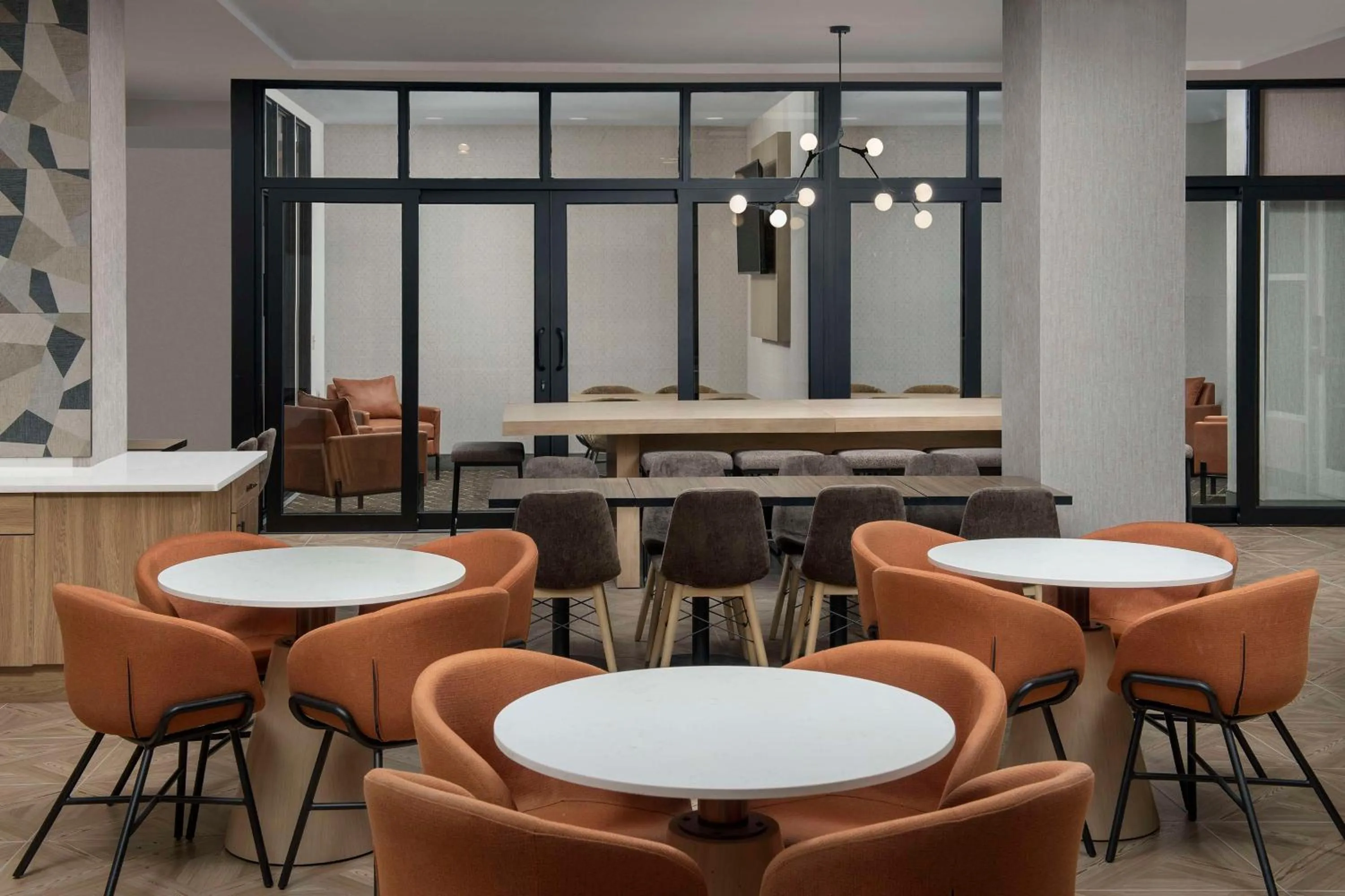 Restaurant/places to eat in Doubletree by Hilton Chattanooga Hamilton Place