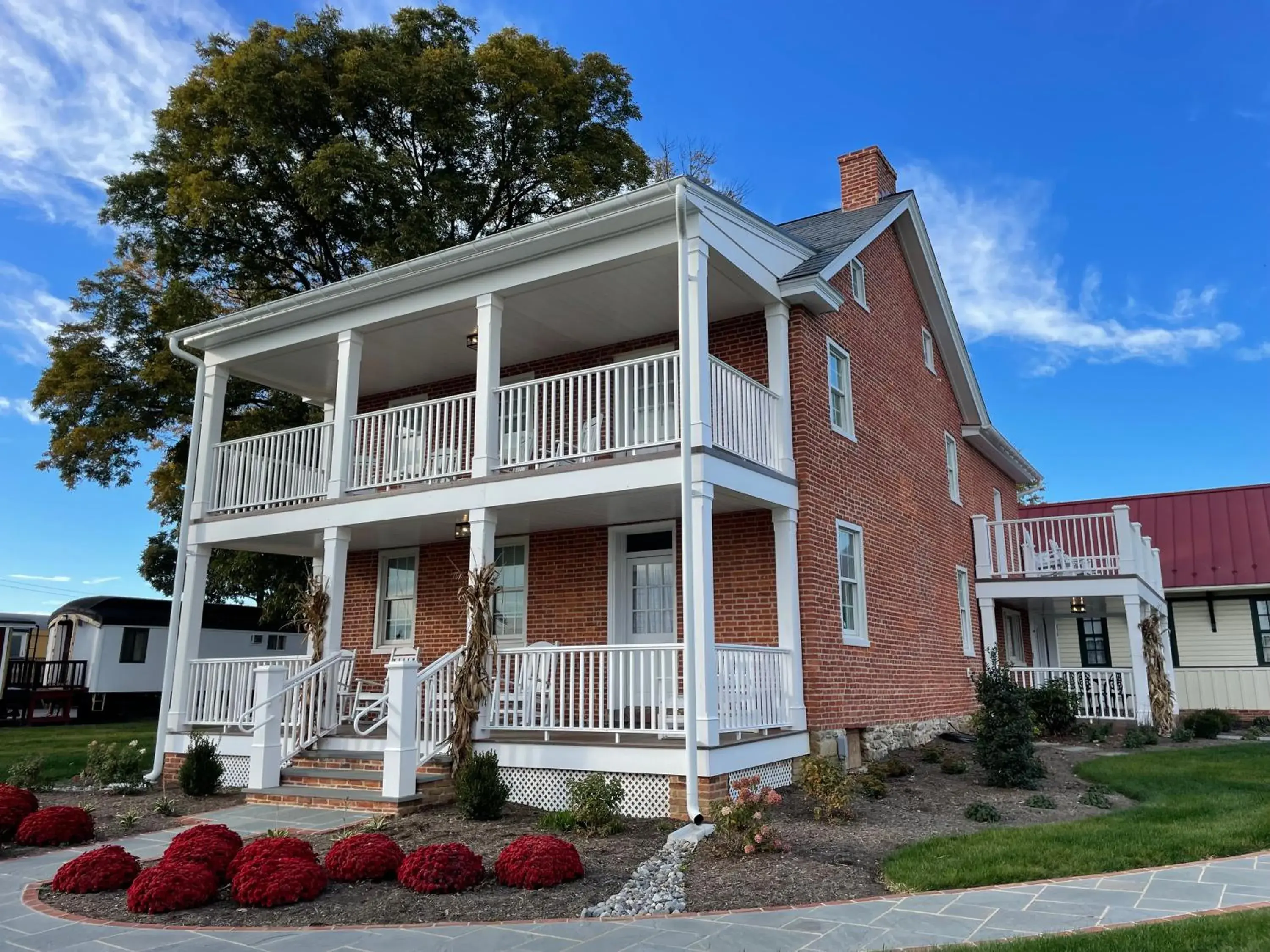 Farmhouse Large Suite in Red Caboose Motel & Restaurant Farmhouse Large Suite in Red Caboose Motel & Restaurant