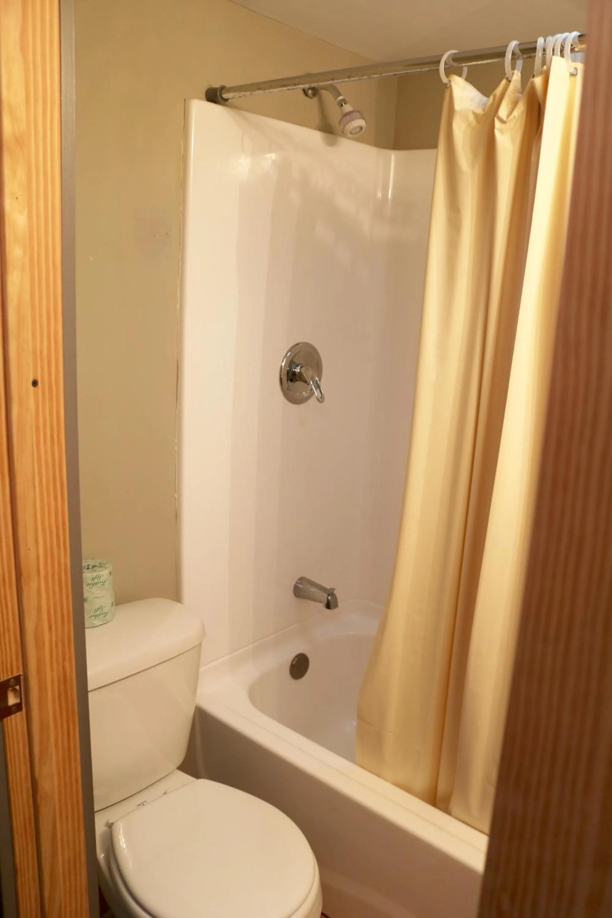 Red Caboose Motel & Restaurant