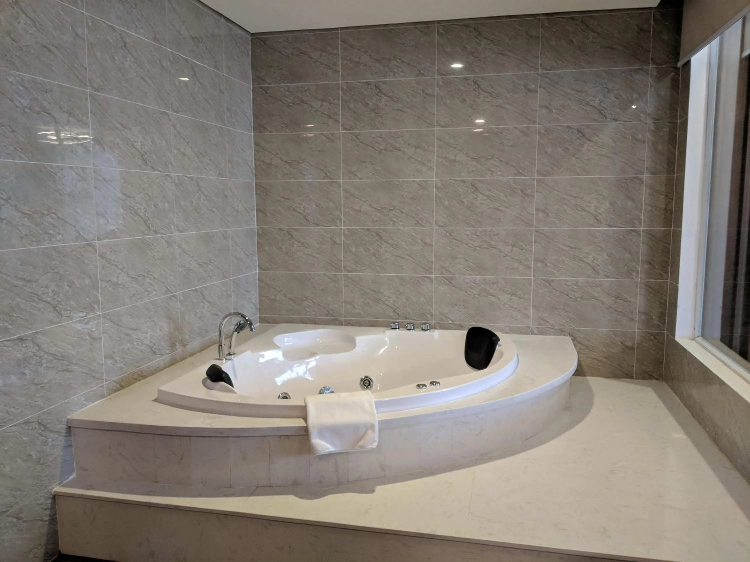 Bath in Muong Thanh Luxury Son La