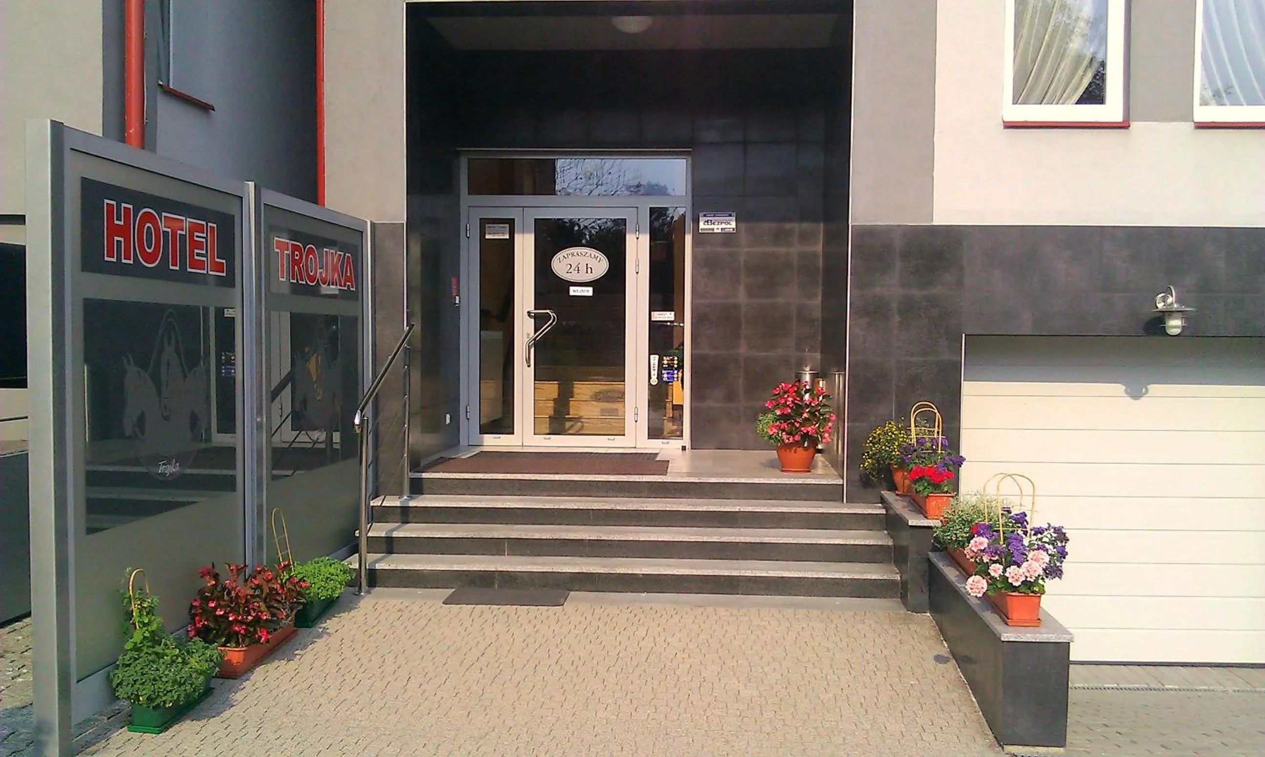 Facade/entrance in Hotel Trojka