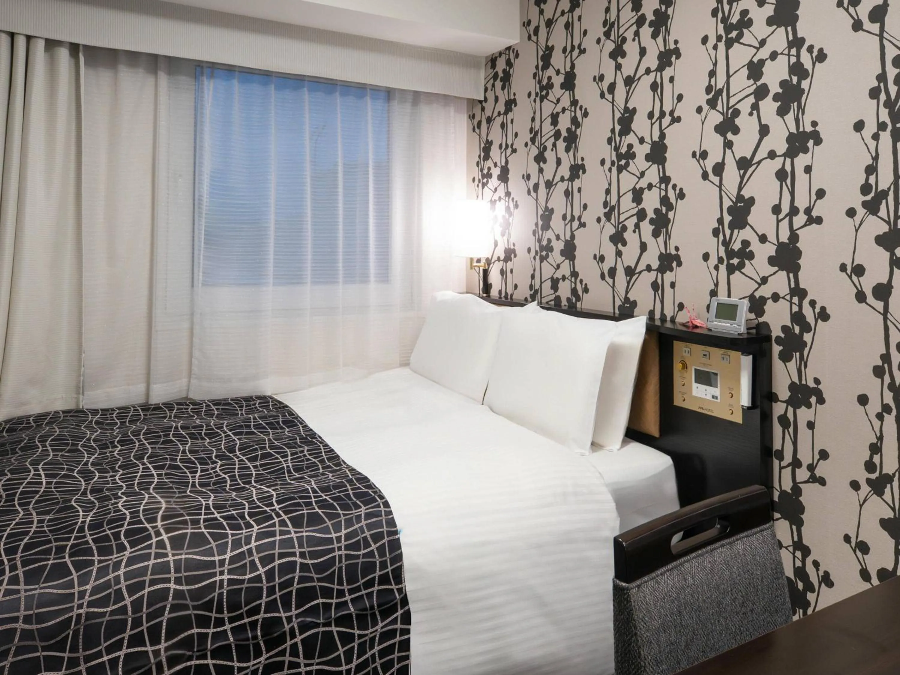 Bed in APA Hotel Nihombashi Bakurocho Ekimae