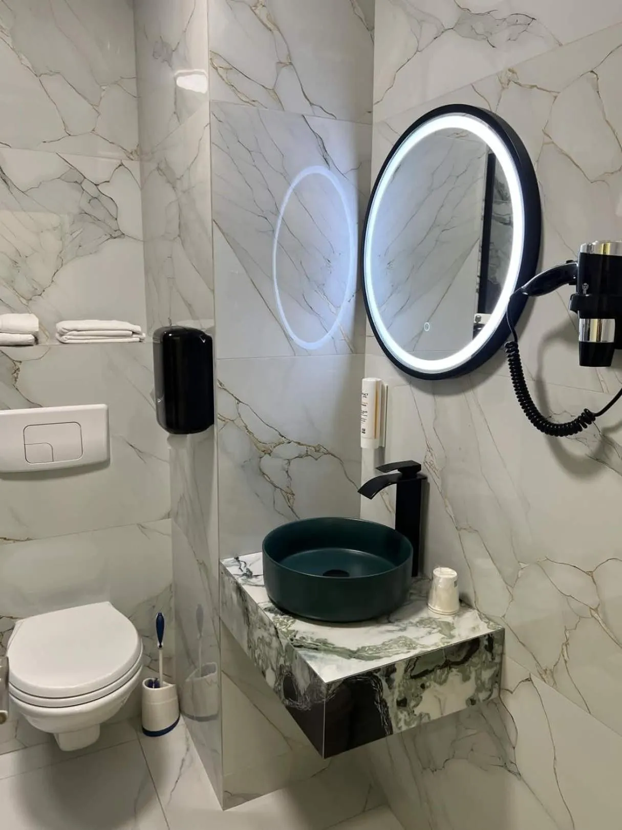 Contact Hôtel Le Continental