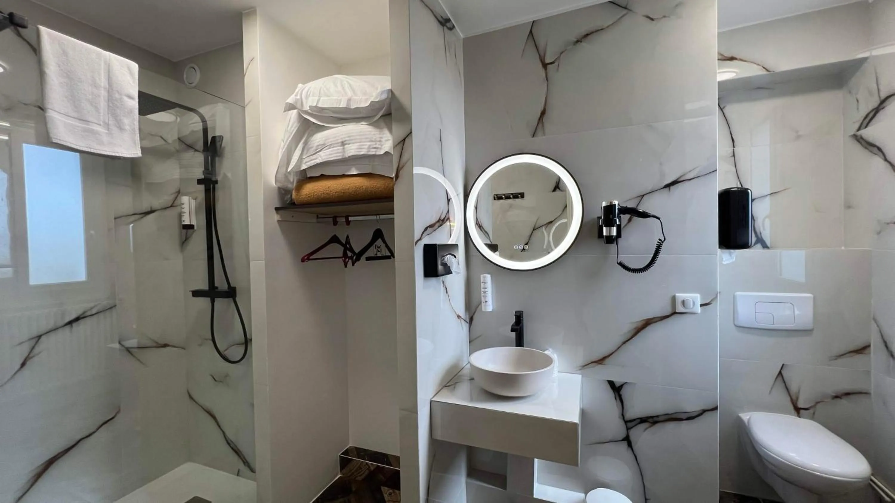 Contact Hôtel Le Continental