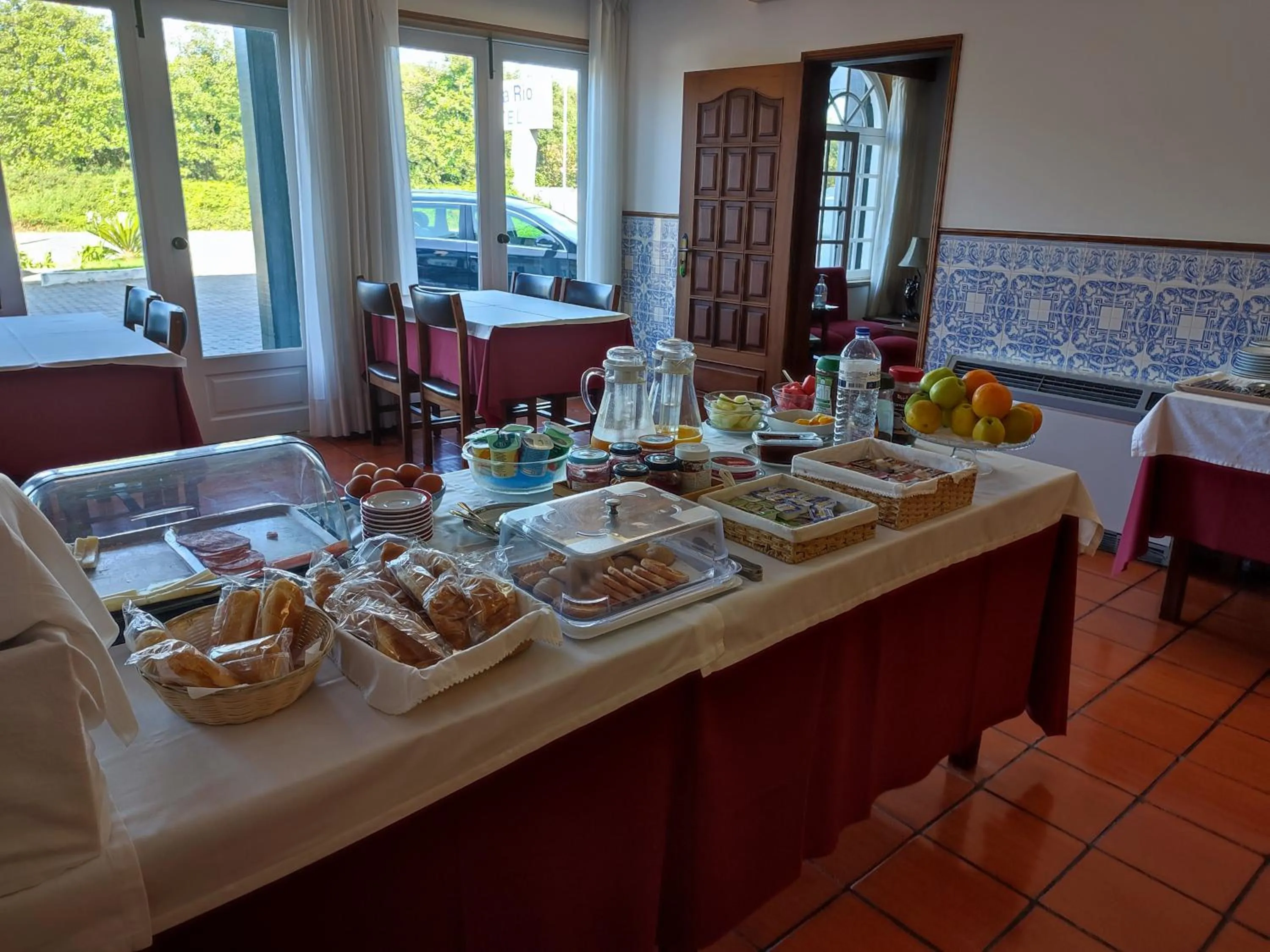 Continental breakfast in Hotel Mira Rio