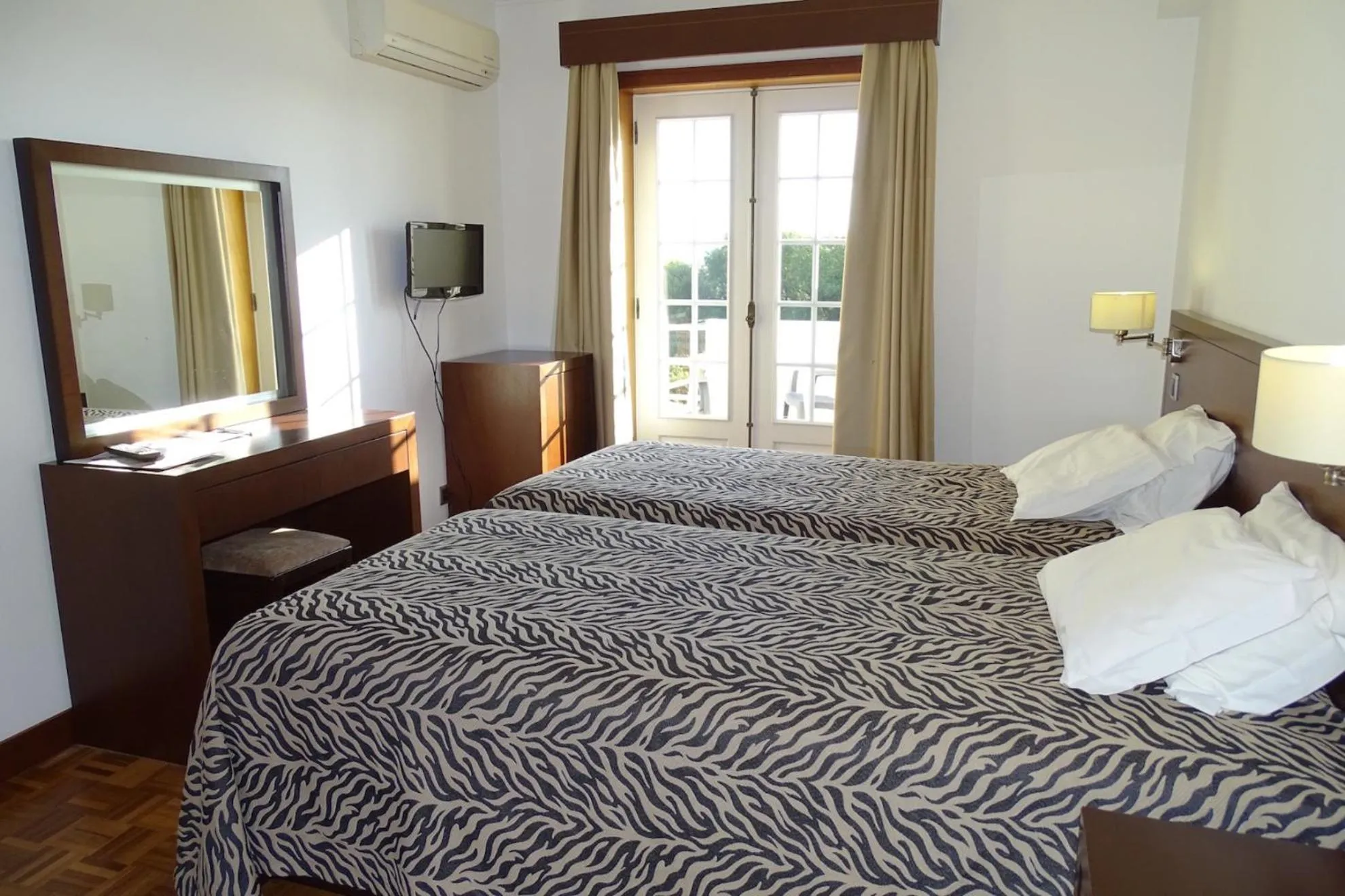 Photo of the whole room, Bed in Hotel Mira Rio