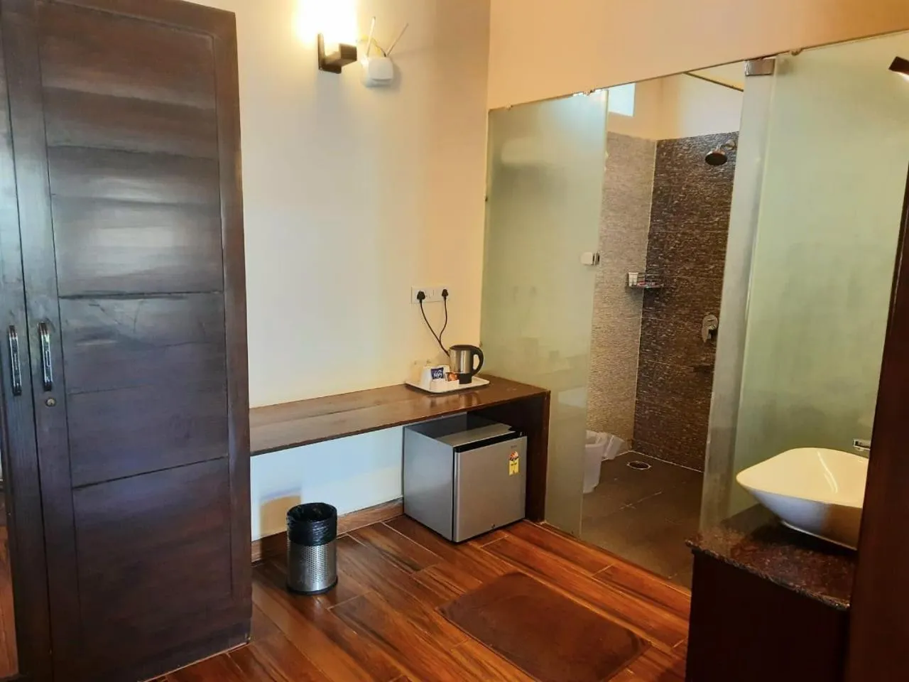 Toilet in Sixth Element