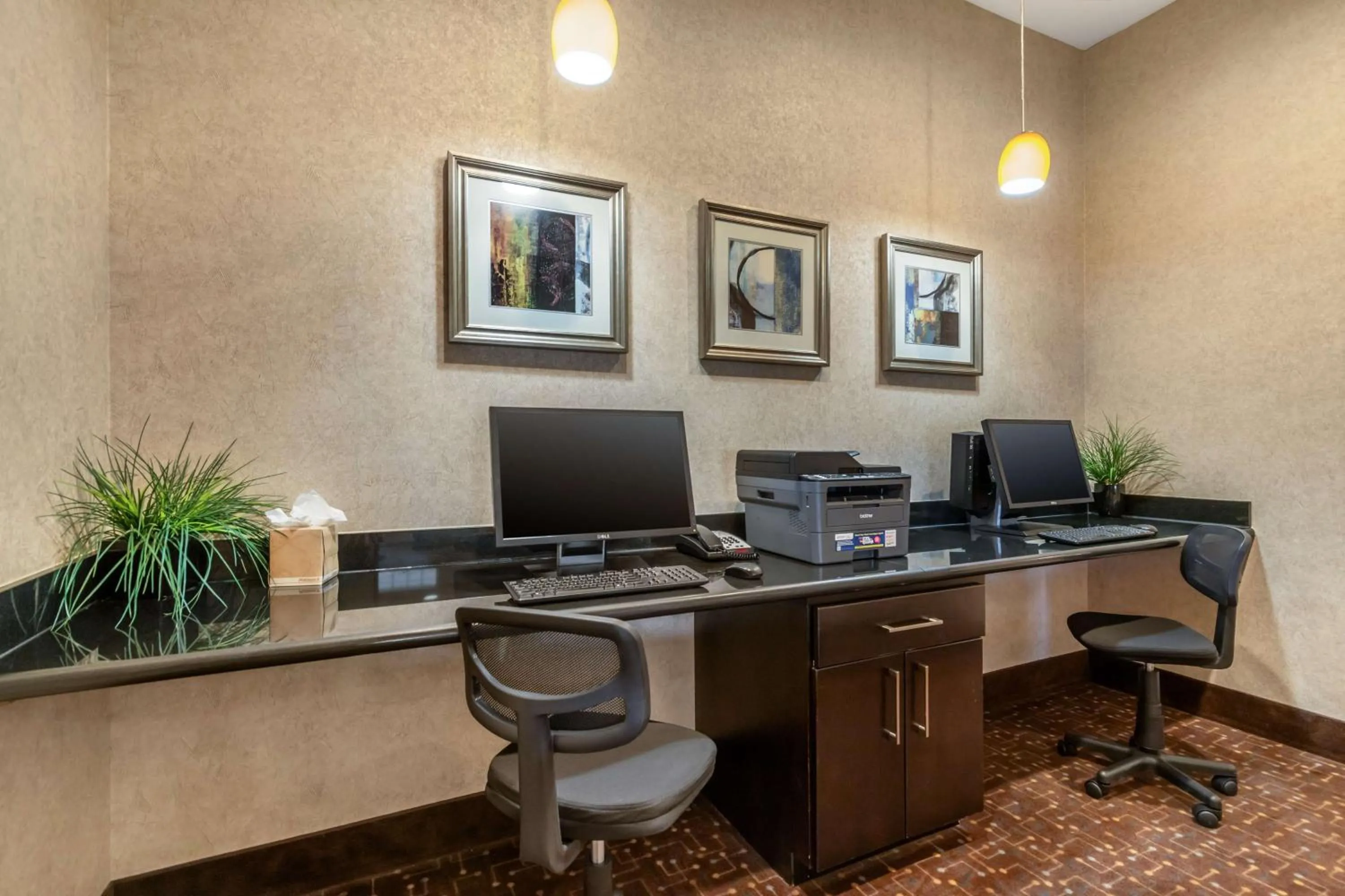 Business facilities in Best Western Plus Lytle Inn and Suites