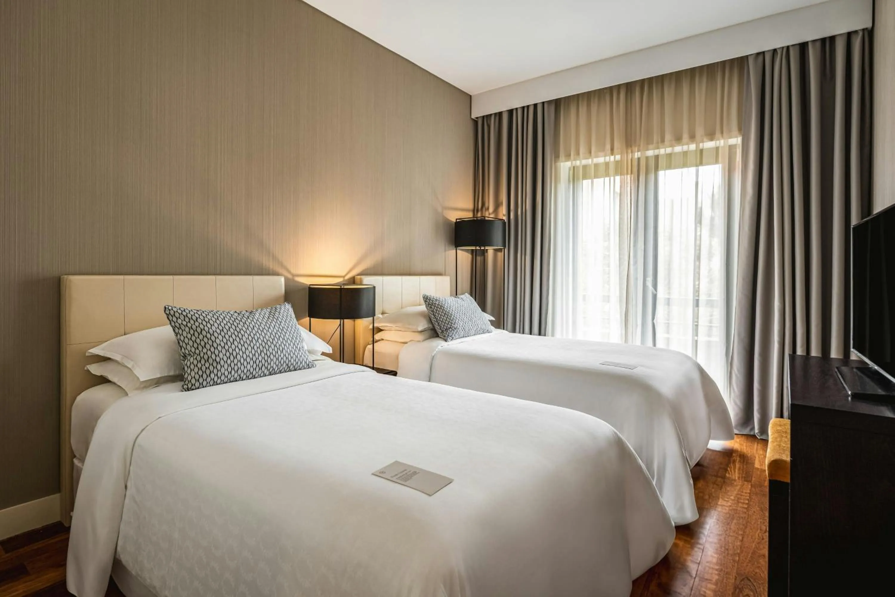 Bedroom, Bed in Sheraton Cascais Resort - Hotel & Residences