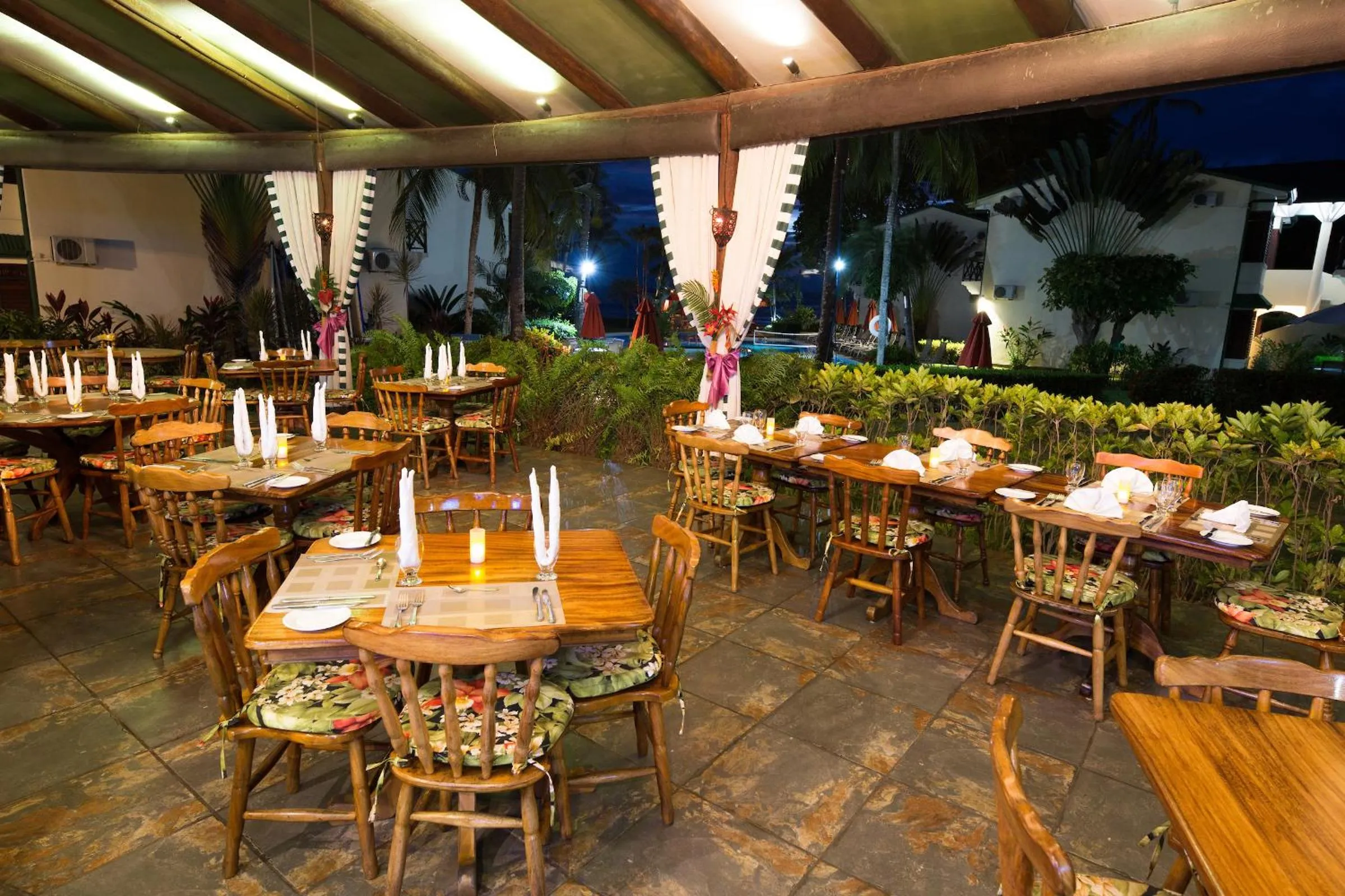 Restaurant/places to eat in Club del Mar Oceanfront