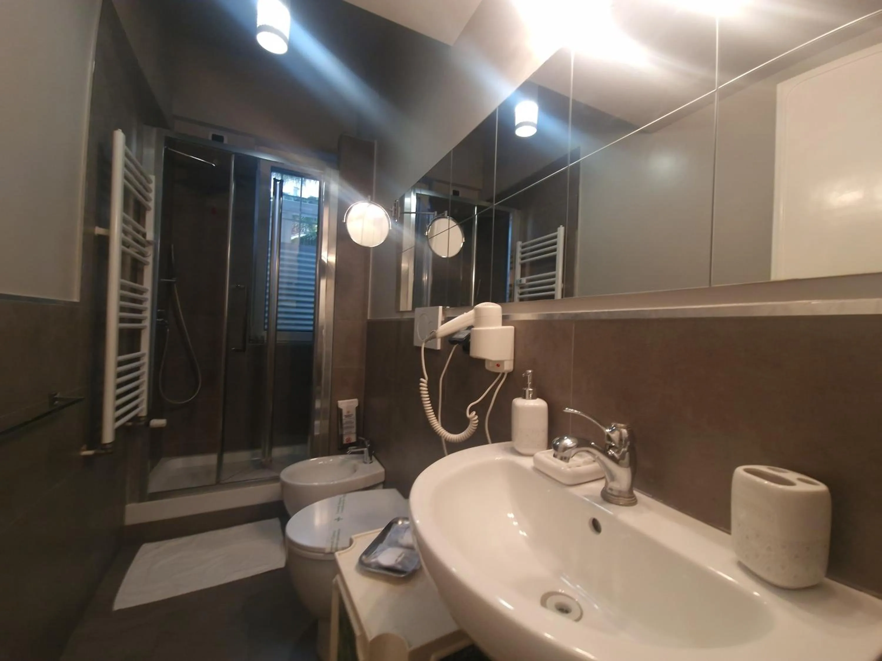 Shower in Sweet Home Parioli