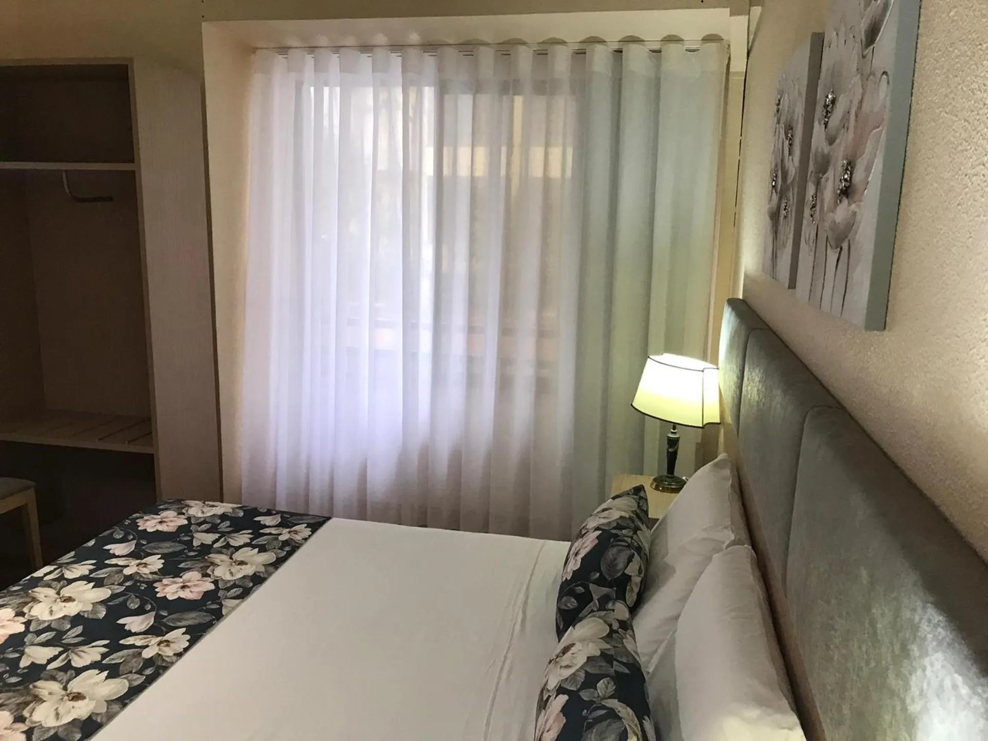 Bed in Hotel Excelsior