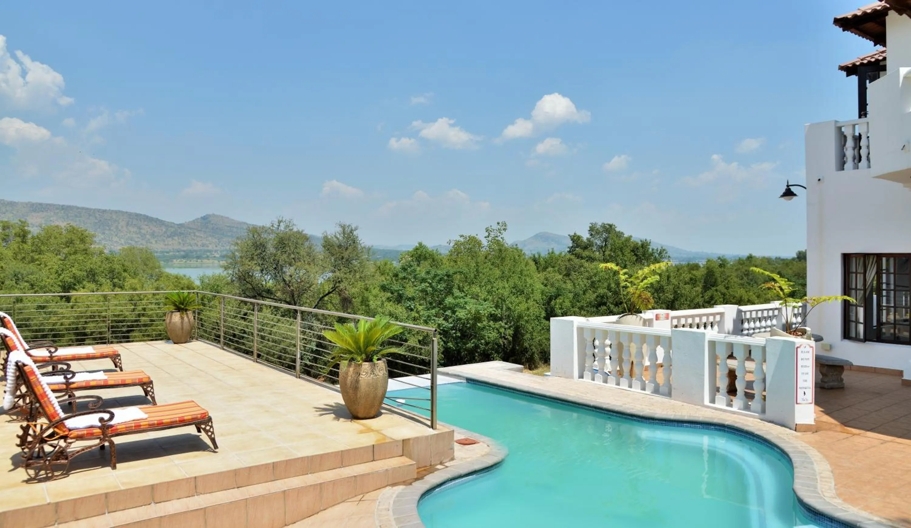 Lake view in Indlovukazi Guesthouse