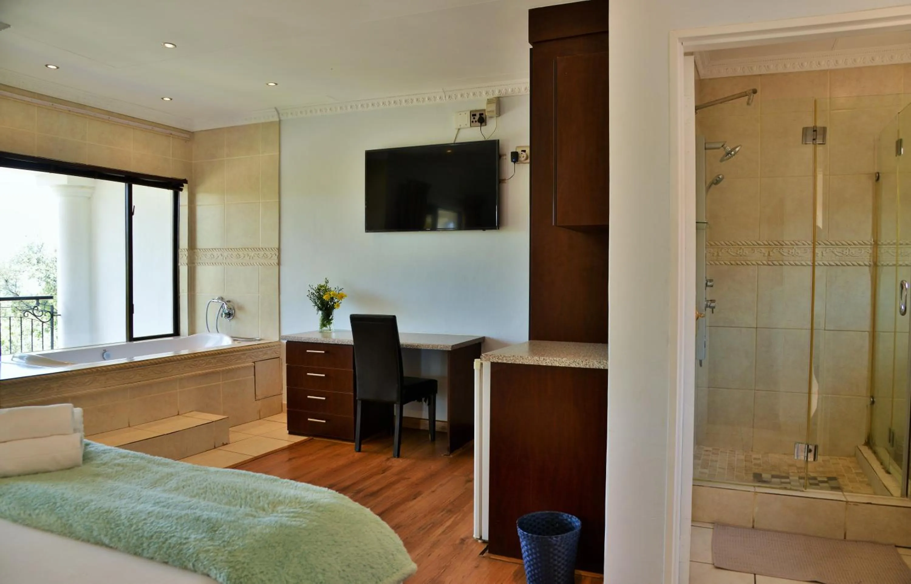 Shower in Indlovukazi Guesthouse