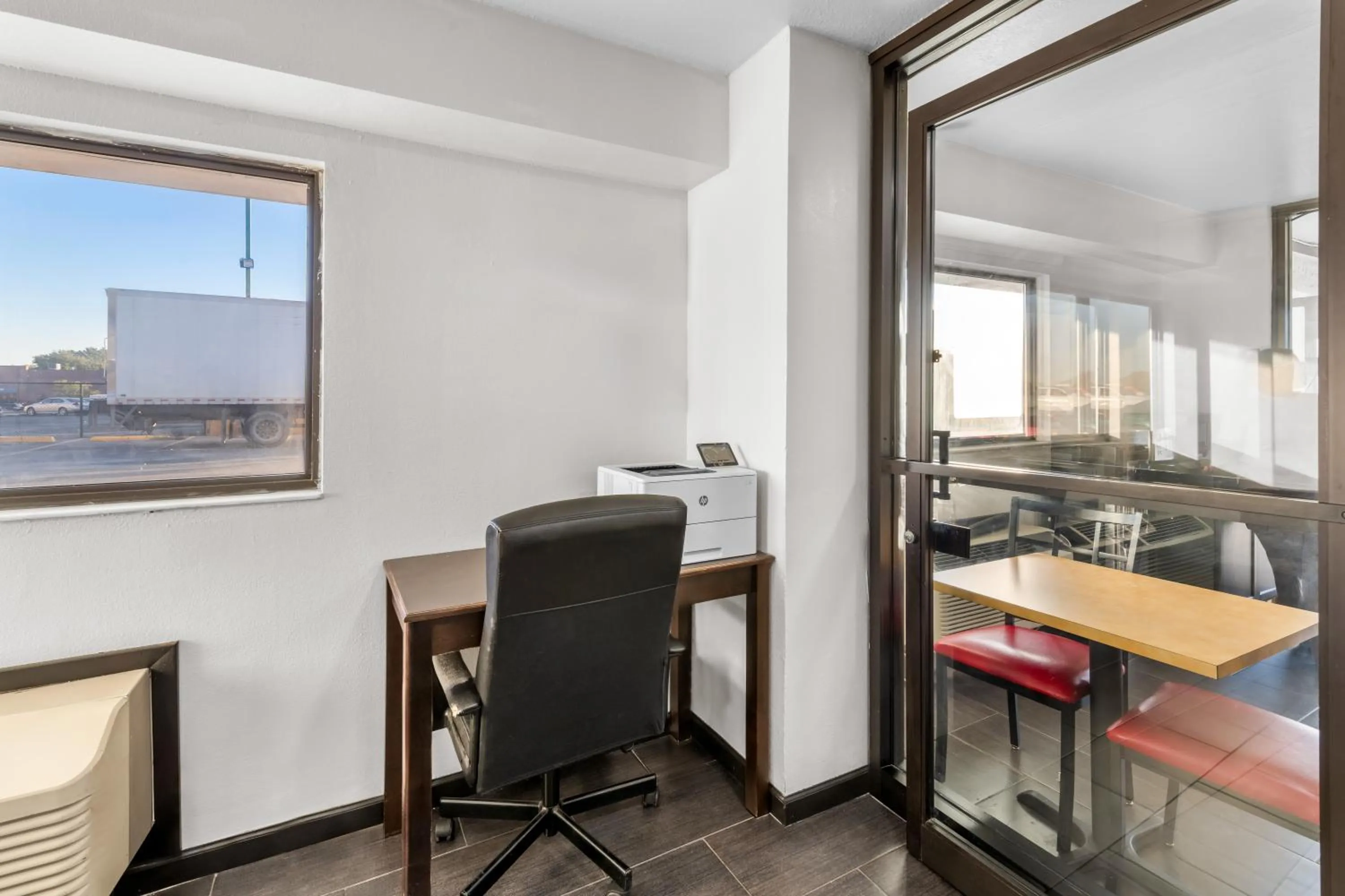 Business facilities in Americas Best Value Inn Kansas City East - Independence