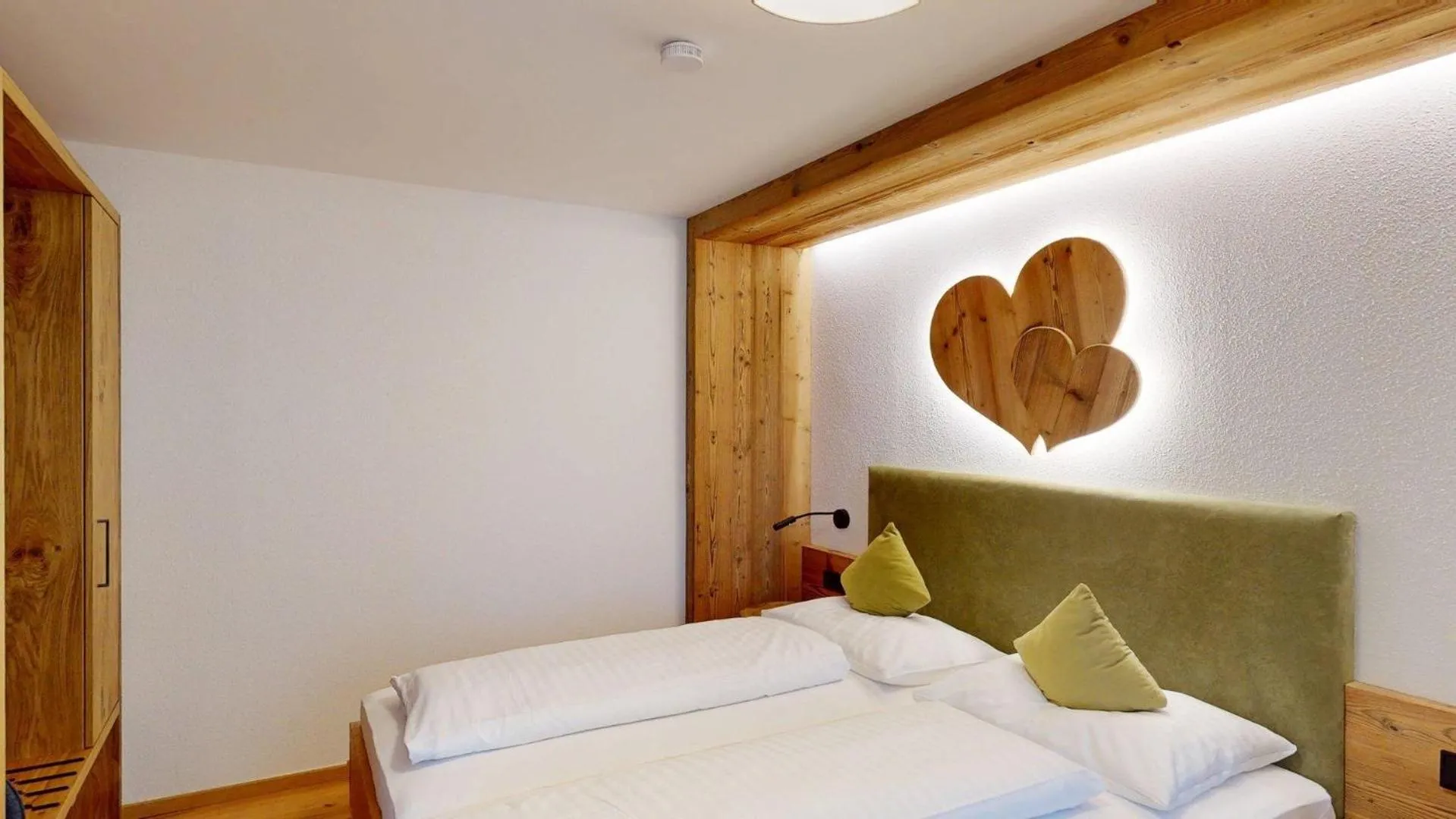 Bedroom, Bed in Hotel - Restaurant - Sonnblick