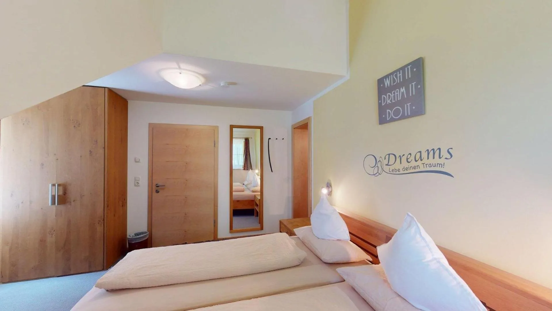 Bedroom, Bed in Hotel - Restaurant - Sonnblick