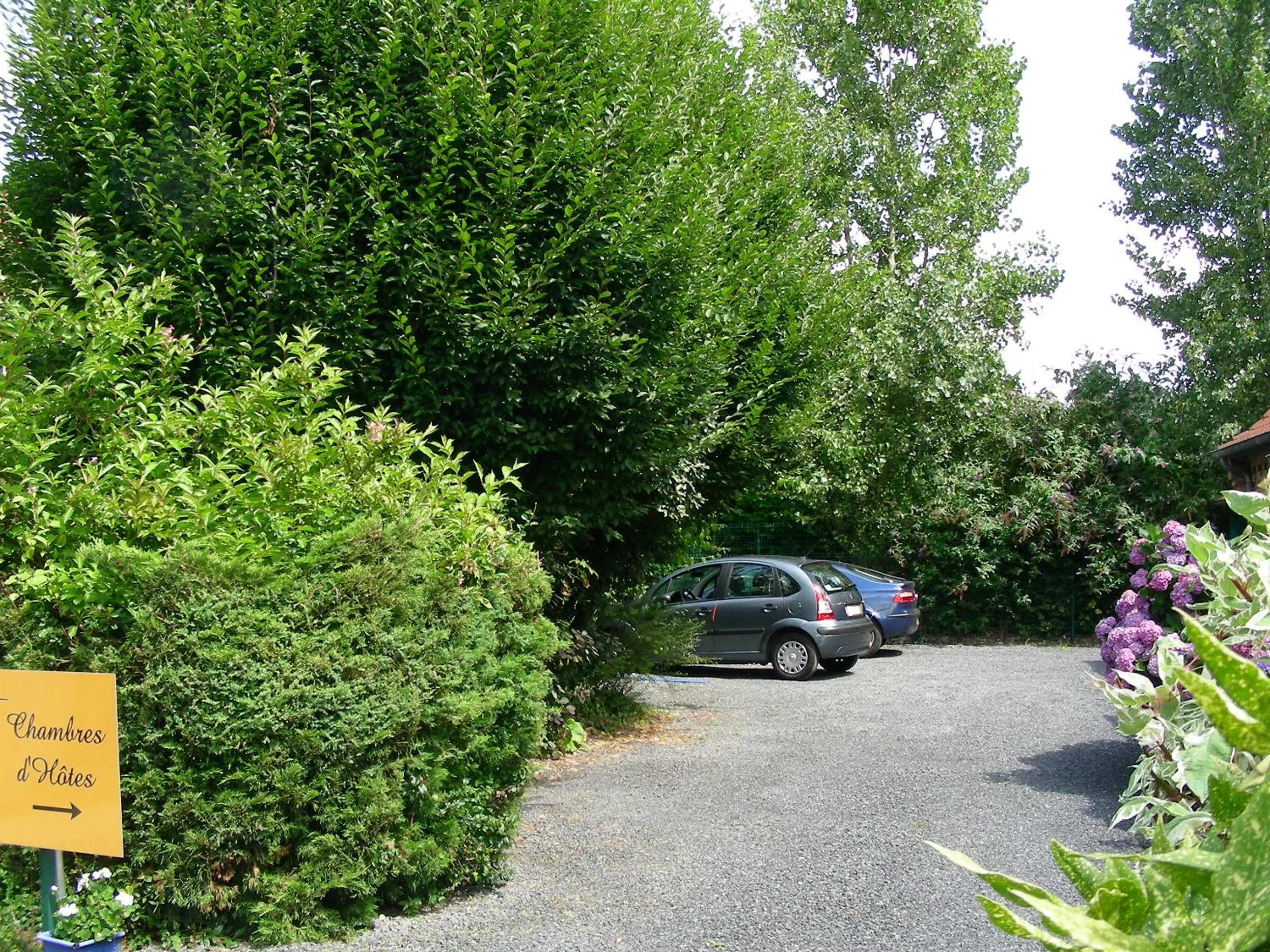 Facade/entrance in A la Maison du Héron