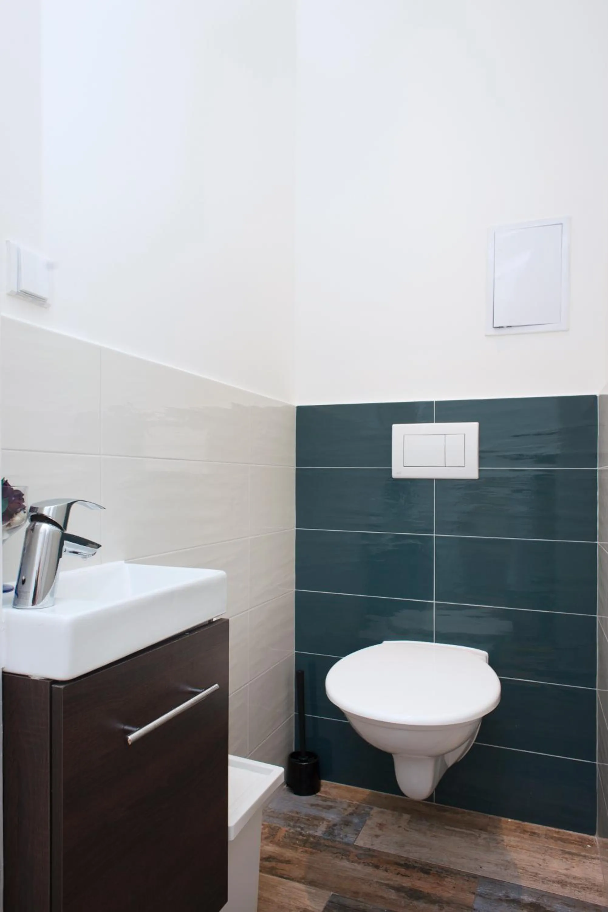 Toilet in Kent Ridge Loft (Lublanska)