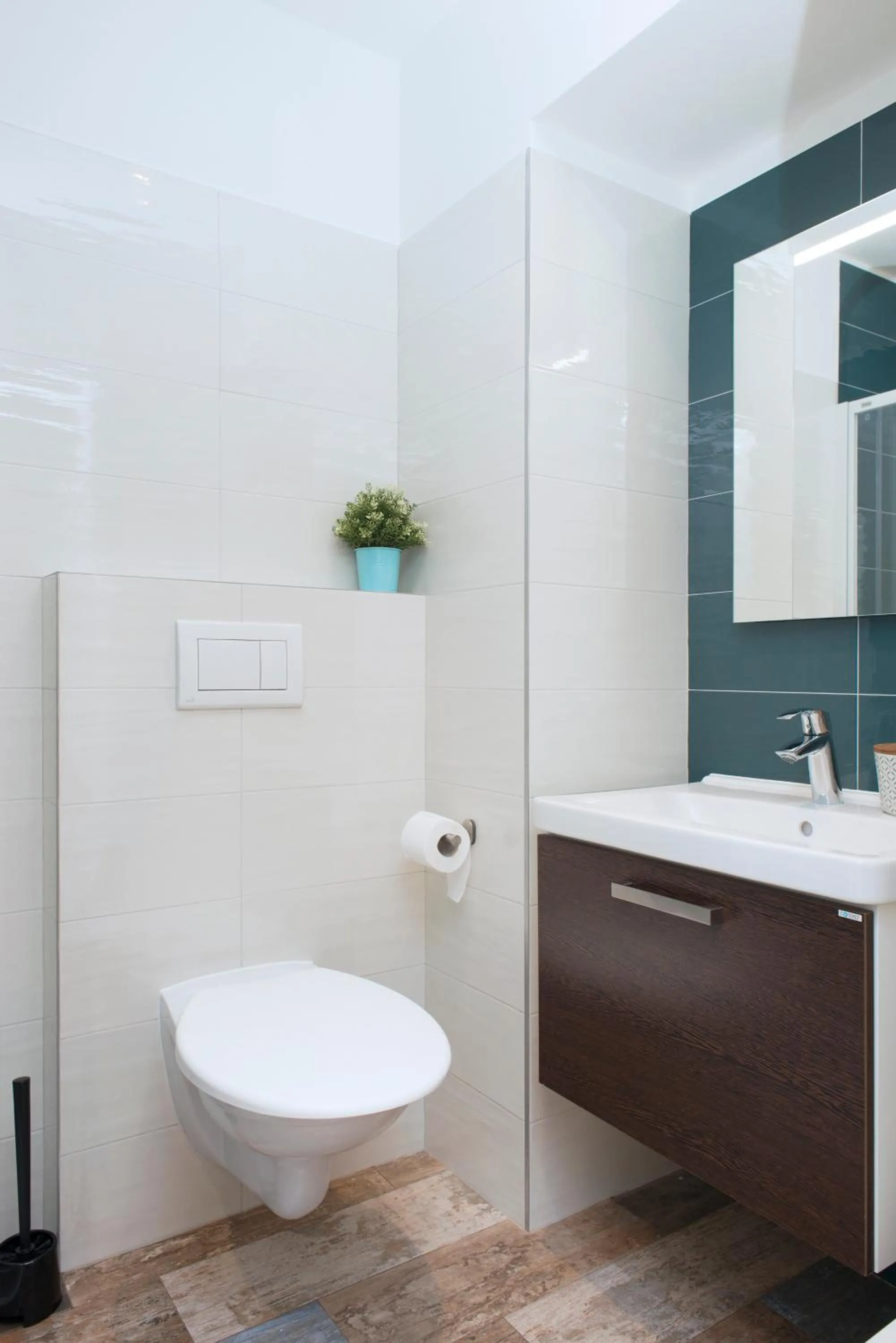 Toilet in Kent Ridge Loft (Lublanska)
