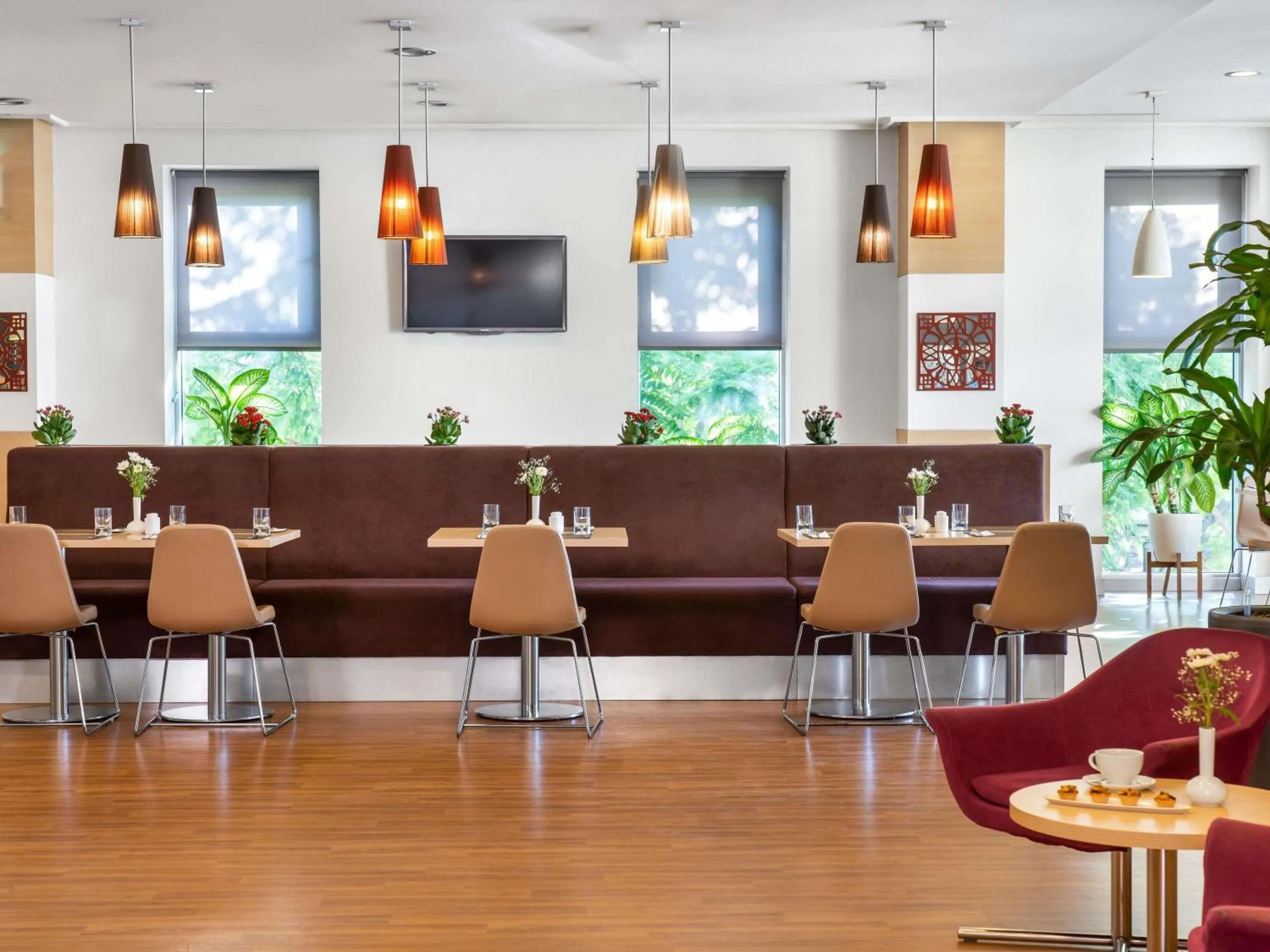 Restaurant/places to eat in ibis Adana