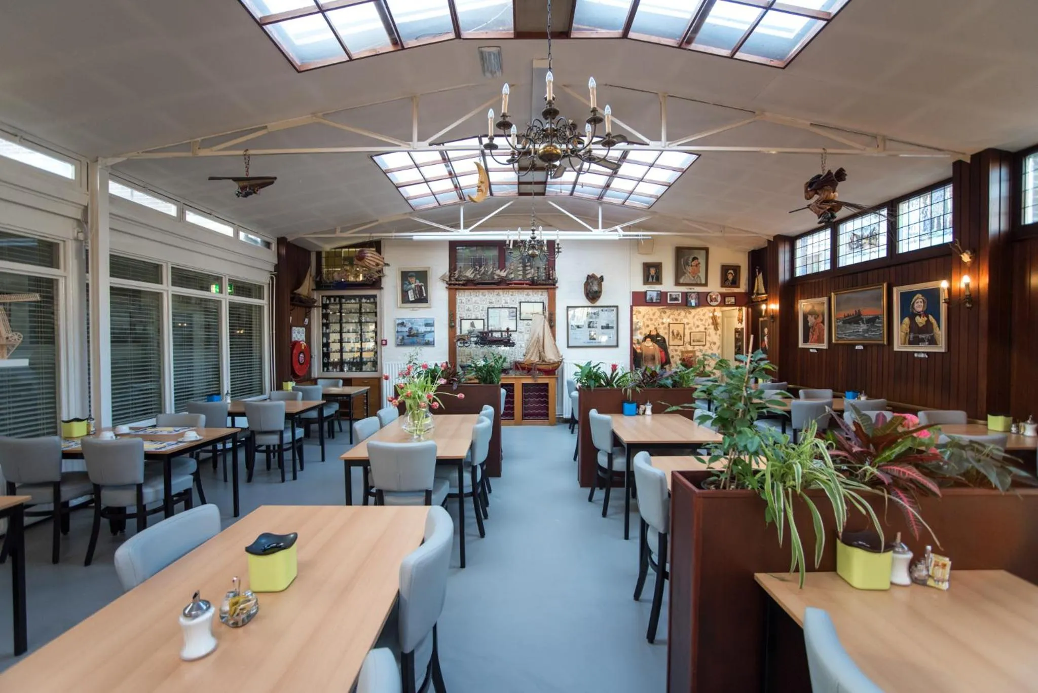 Buffet breakfast in Hotel Faber