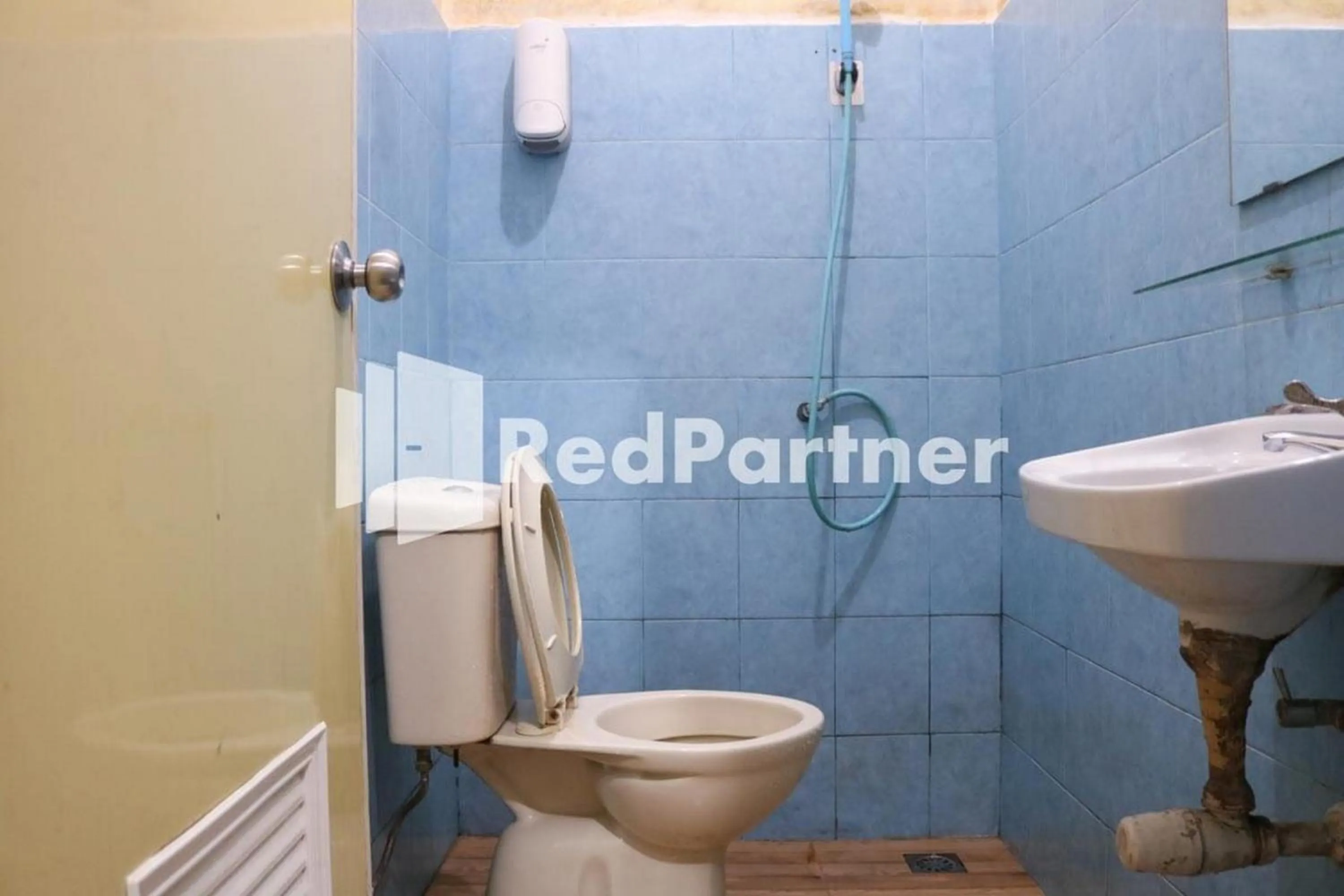Bathroom in Good Sleep Balikpapan Mitra RedDoorz