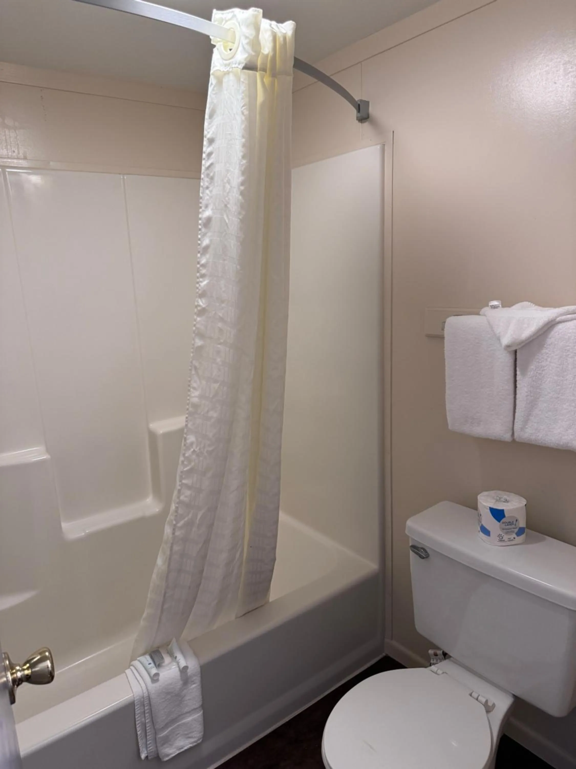 Shower in Francis Scott Key Family Resort